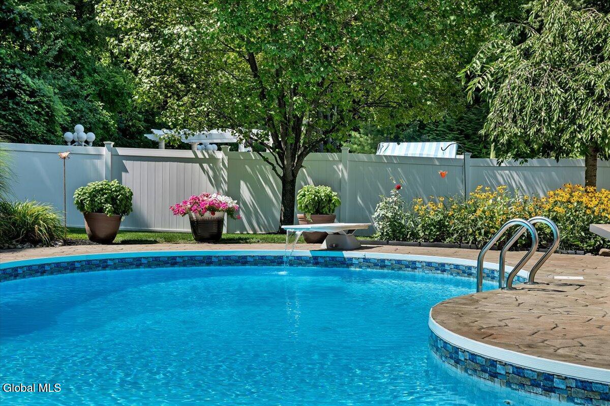 35 Willowbrook Terrace