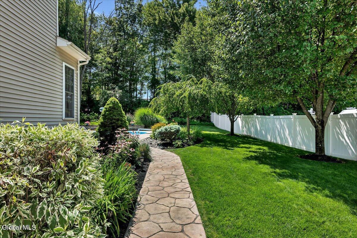 35 Willowbrook Terrace