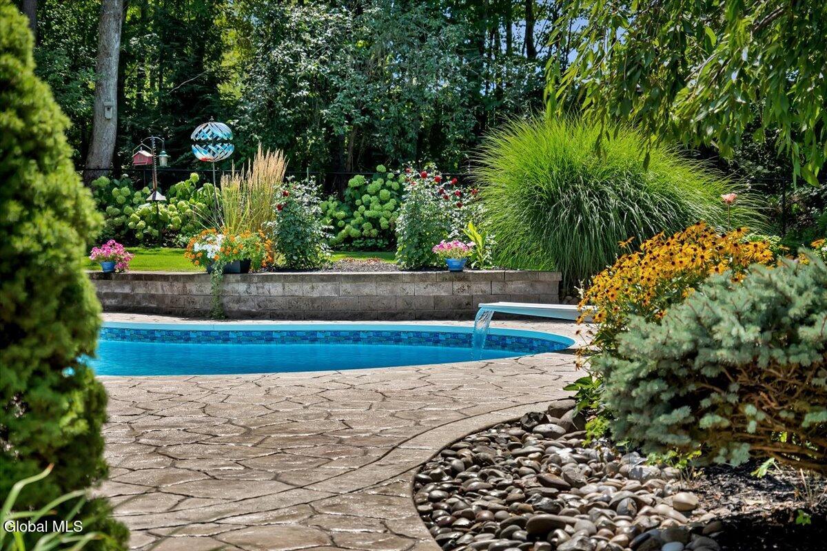 35 Willowbrook Terrace