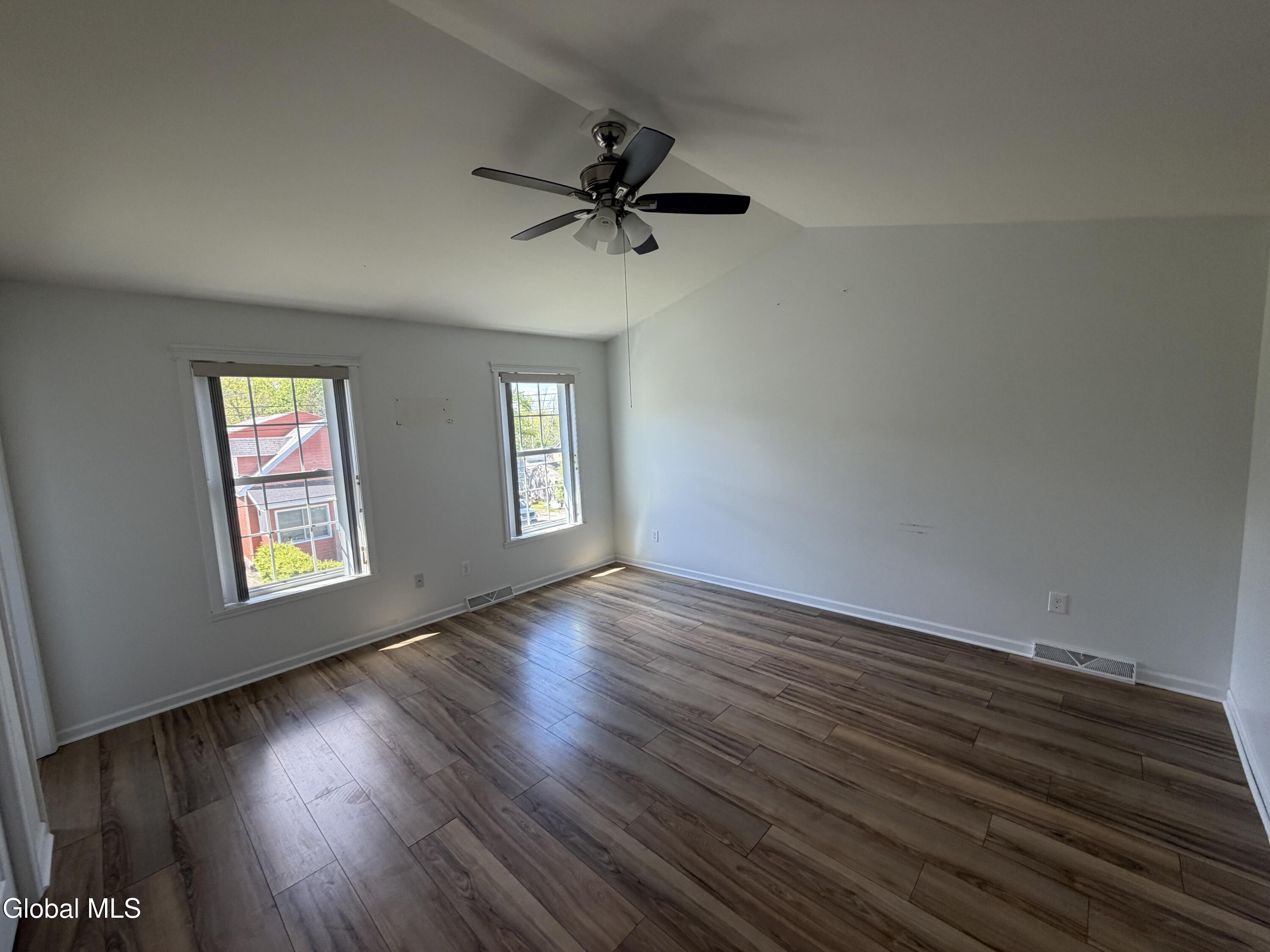 11 Highland View Avenue