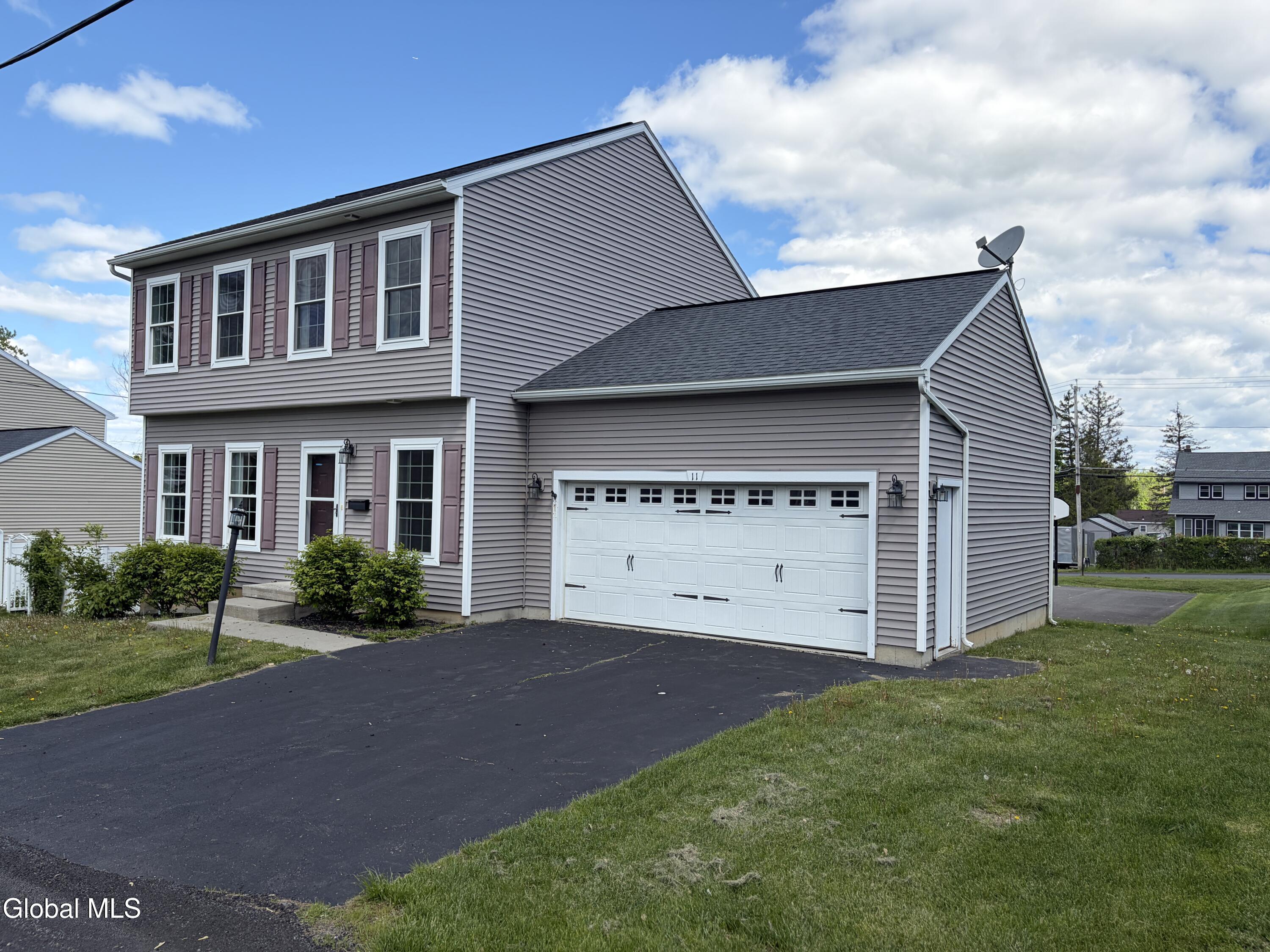 11 Highland View Avenue
