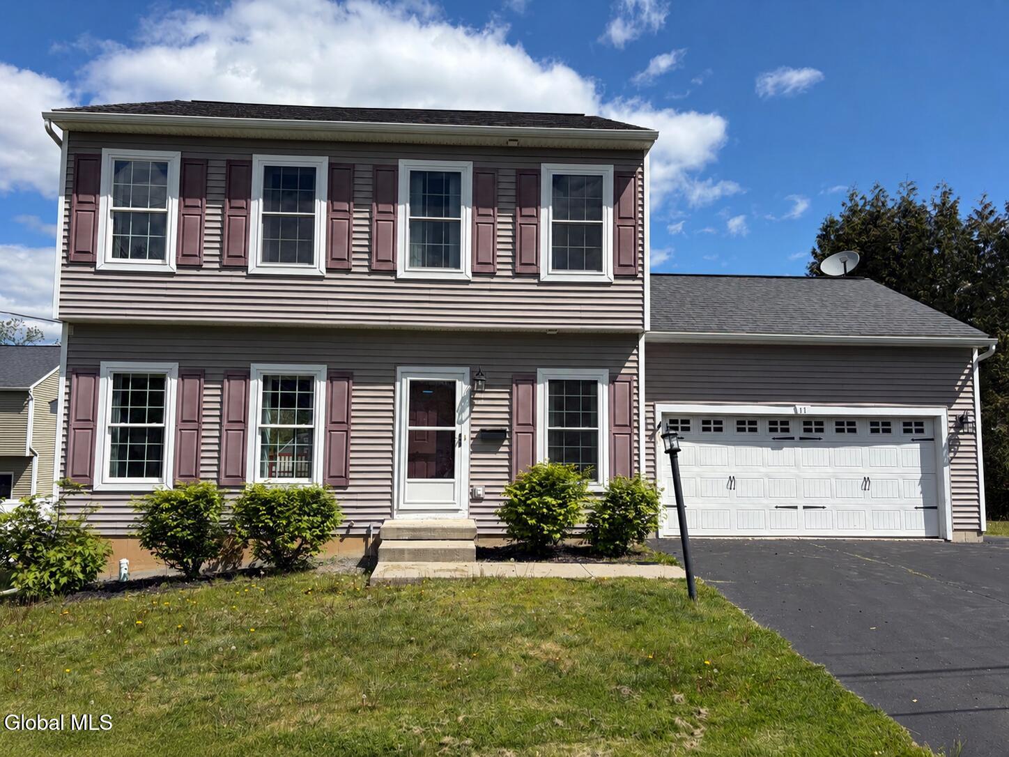 11 Highland View Avenue