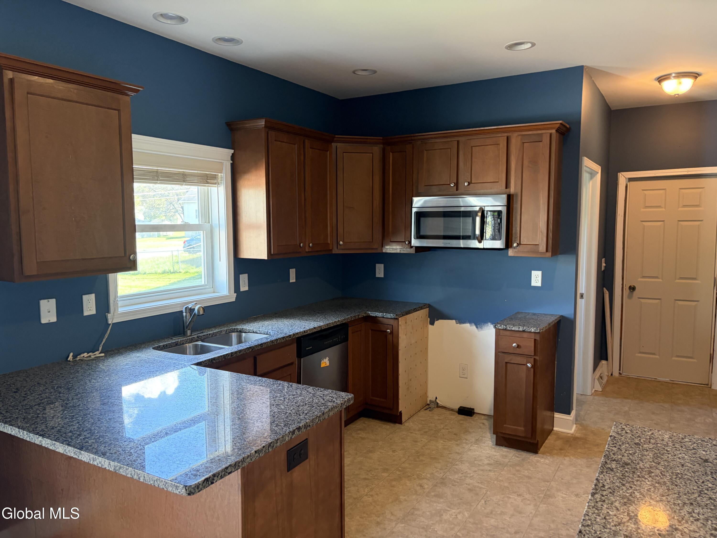 11 Highland View Avenue