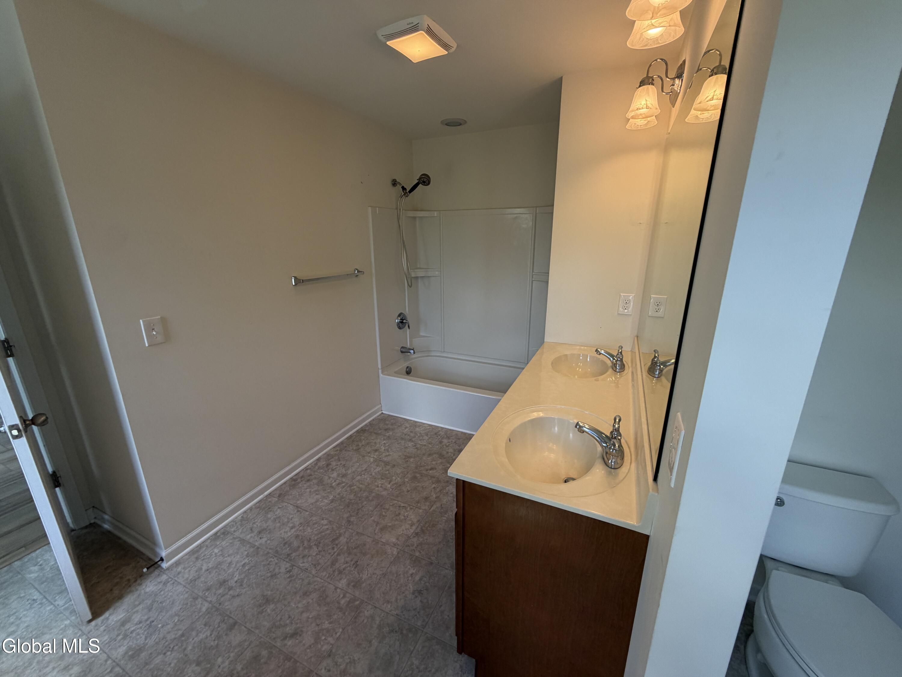 11 Highland View Avenue