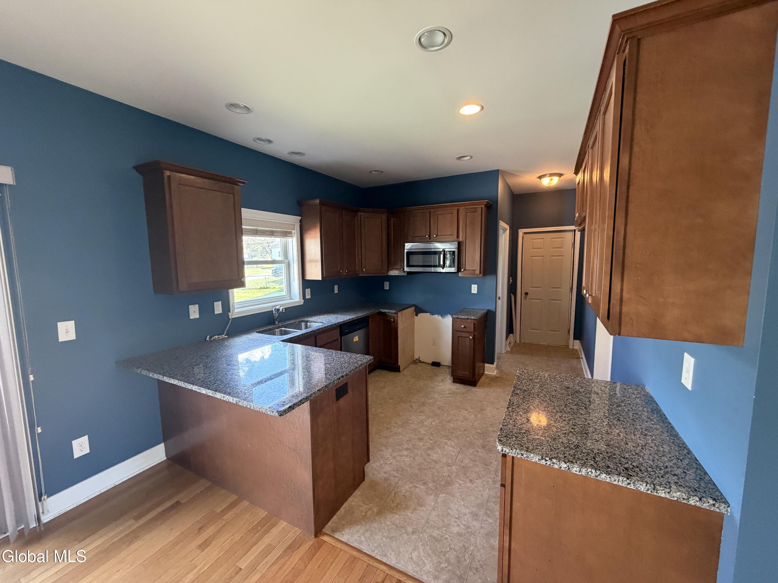 11 Highland View Avenue