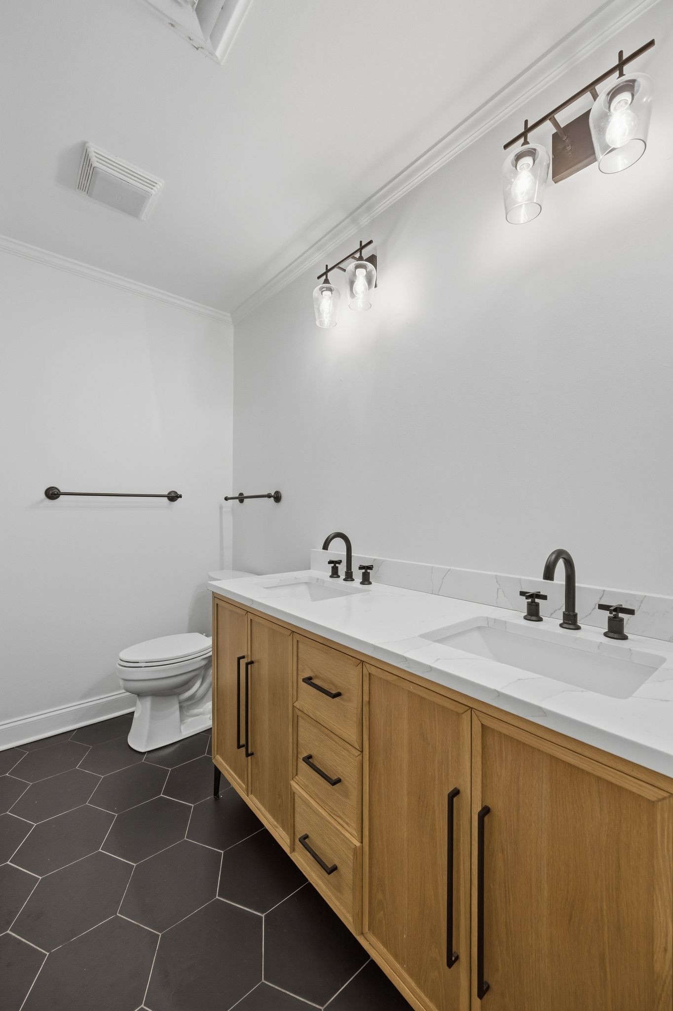4400 Belmont Park Ter Unit: 201