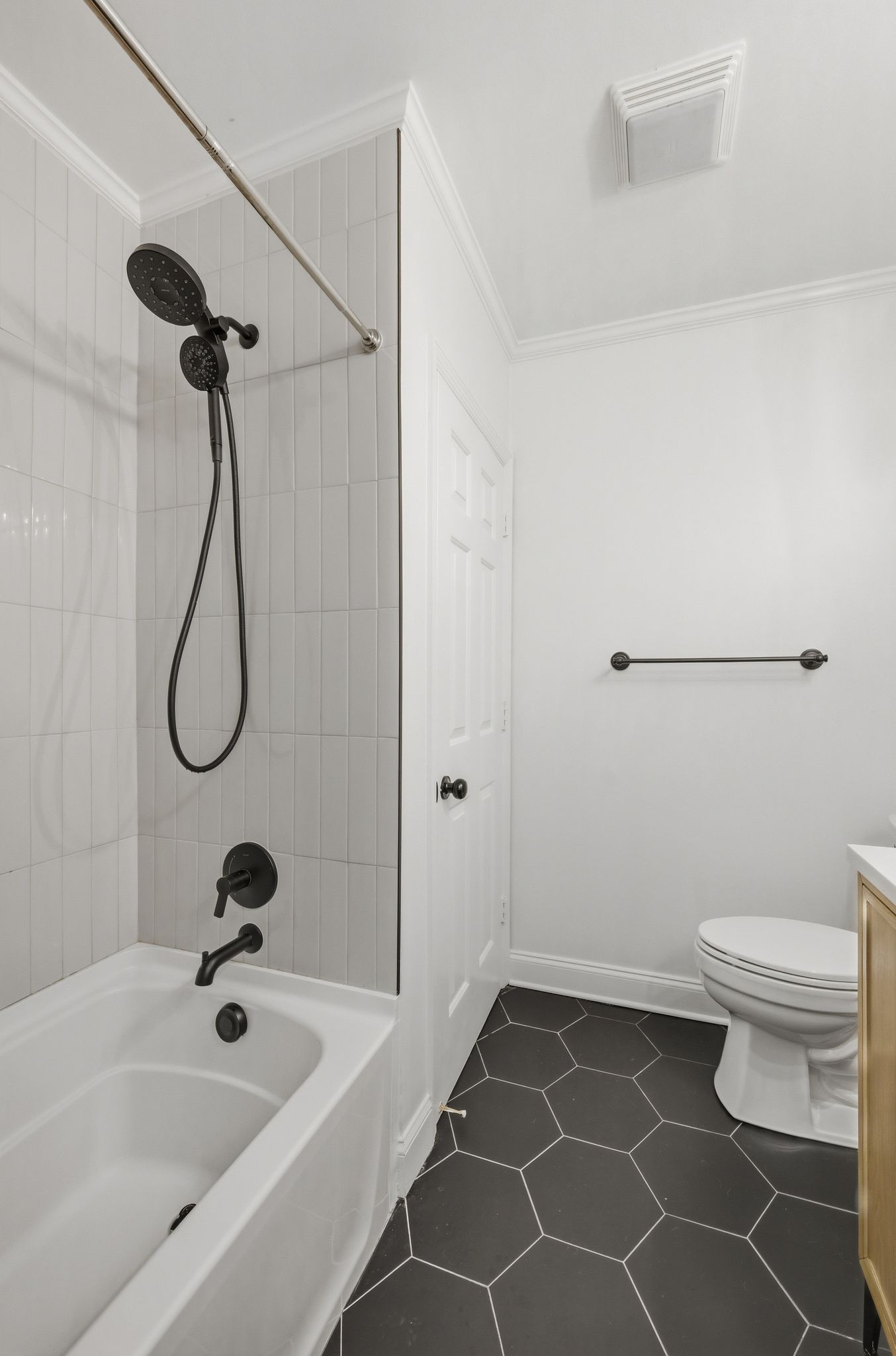 4400 Belmont Park Ter Unit: 201