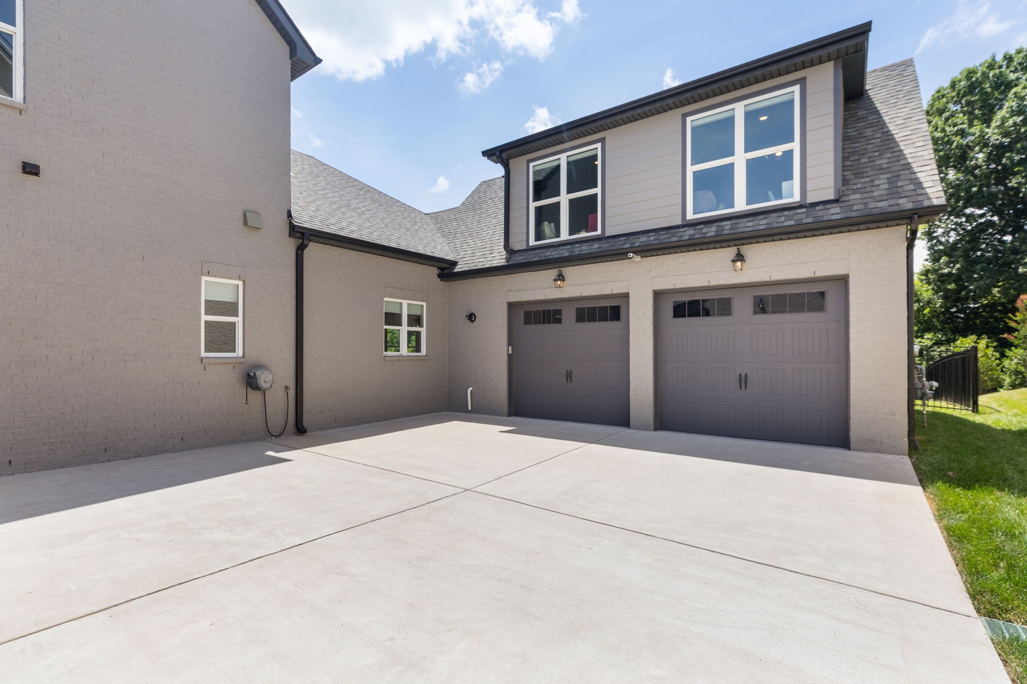 6129 Saint Marlo Dr