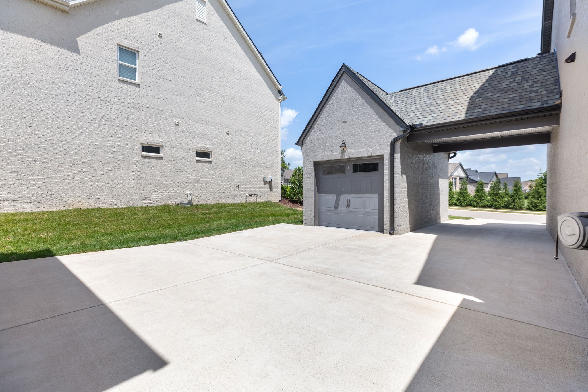 6129 Saint Marlo Dr