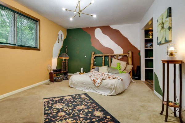 8676 Poplar Creek Rd
