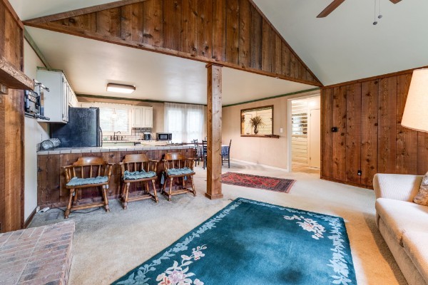 8676 Poplar Creek Rd