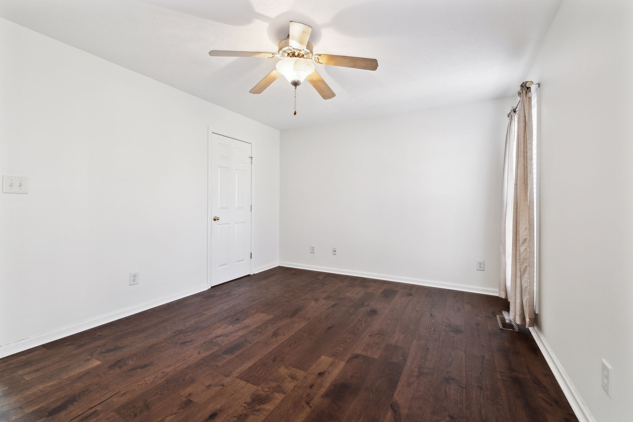 657 Community Ct