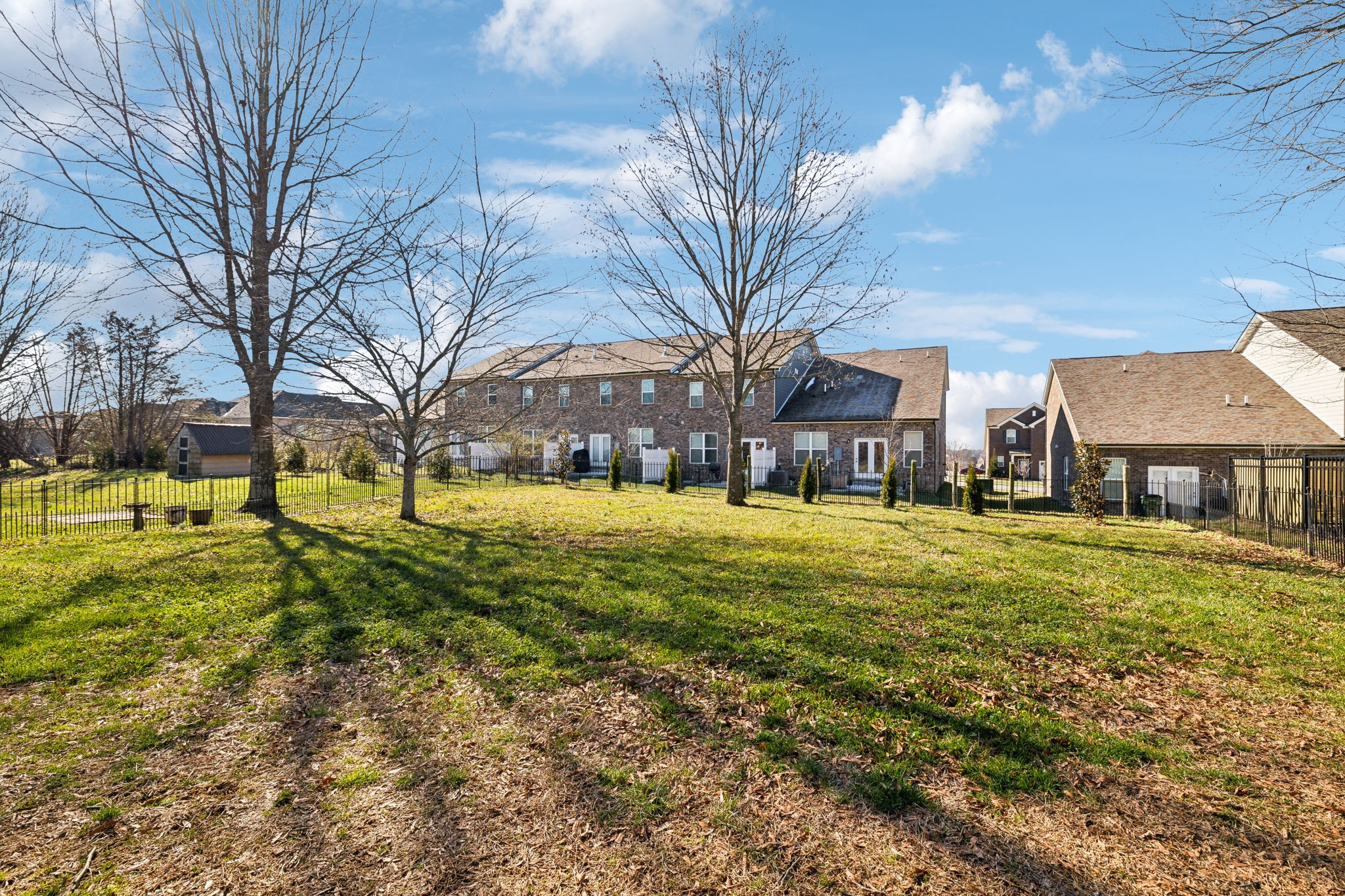 657 Community Ct