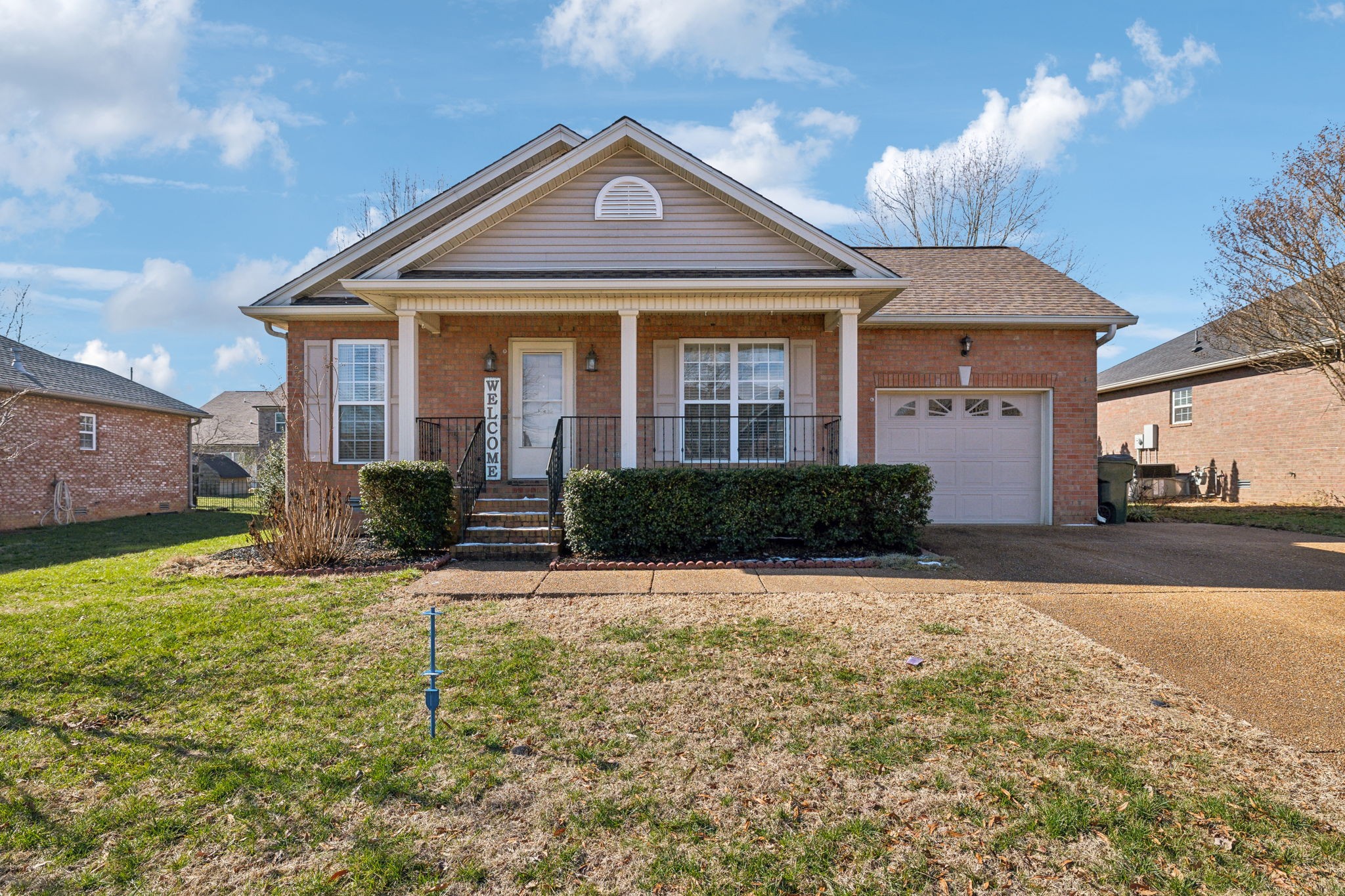 657 Community Ct