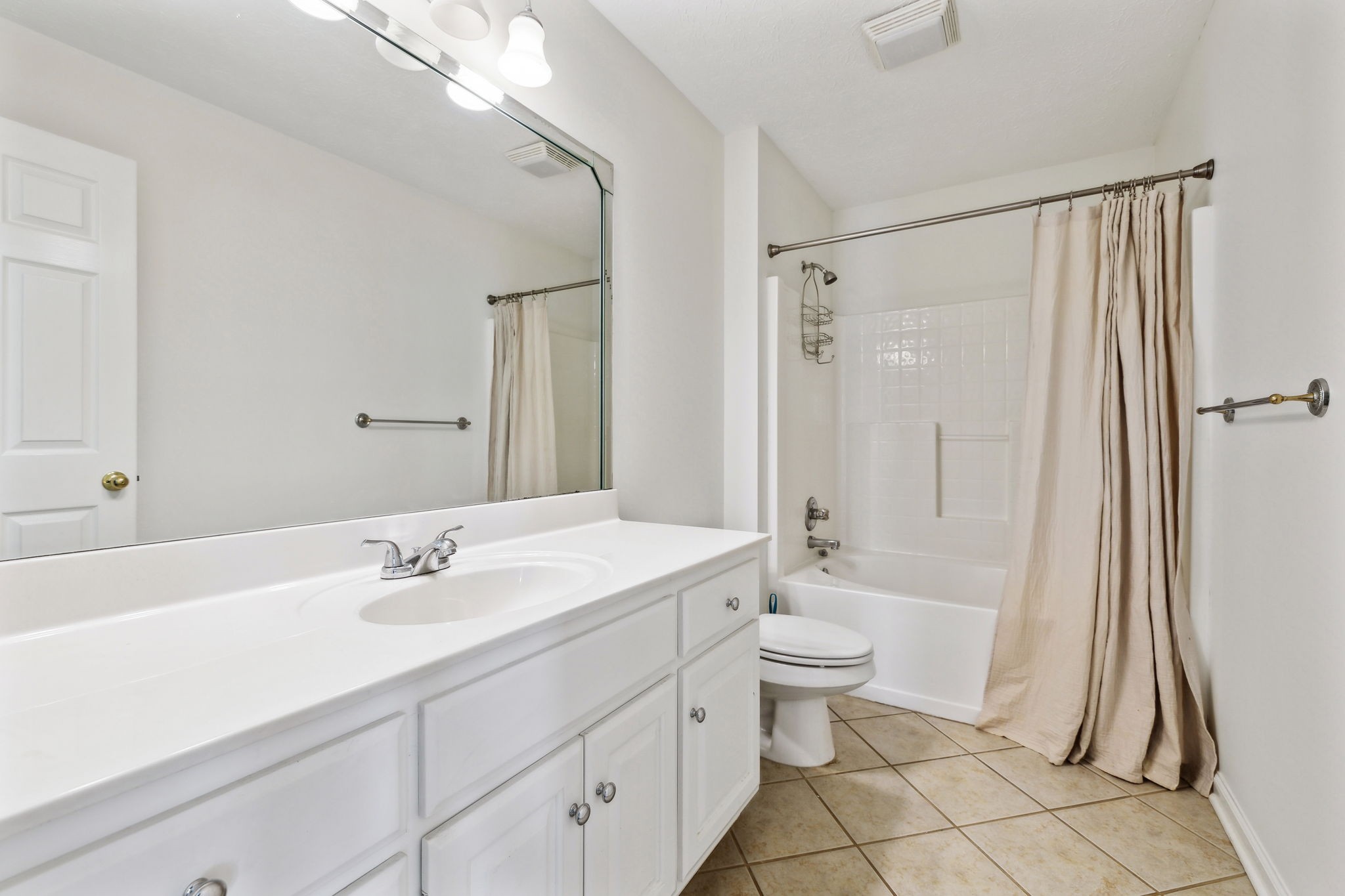 657 Community Ct