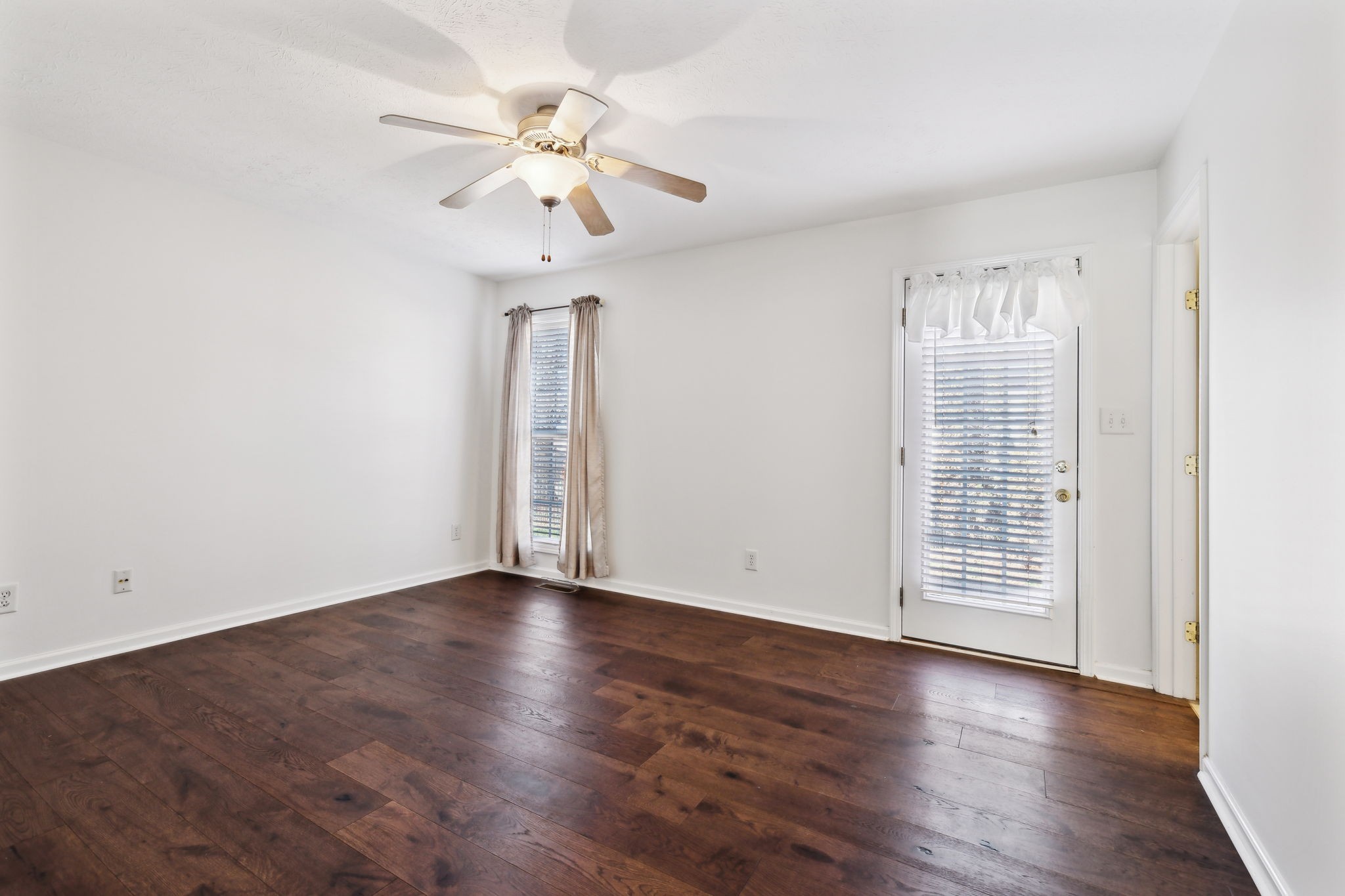 657 Community Ct
