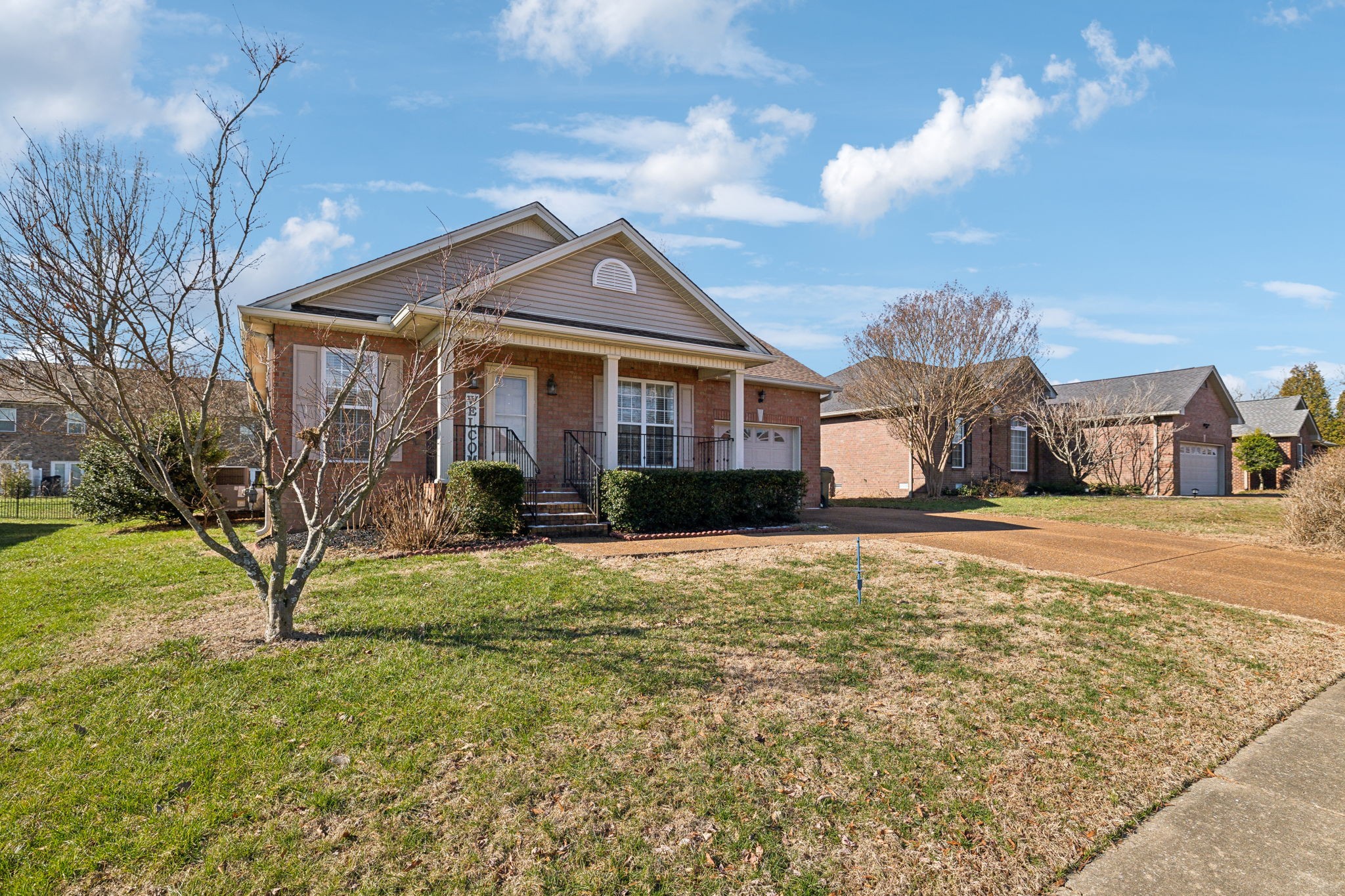 657 Community Ct
