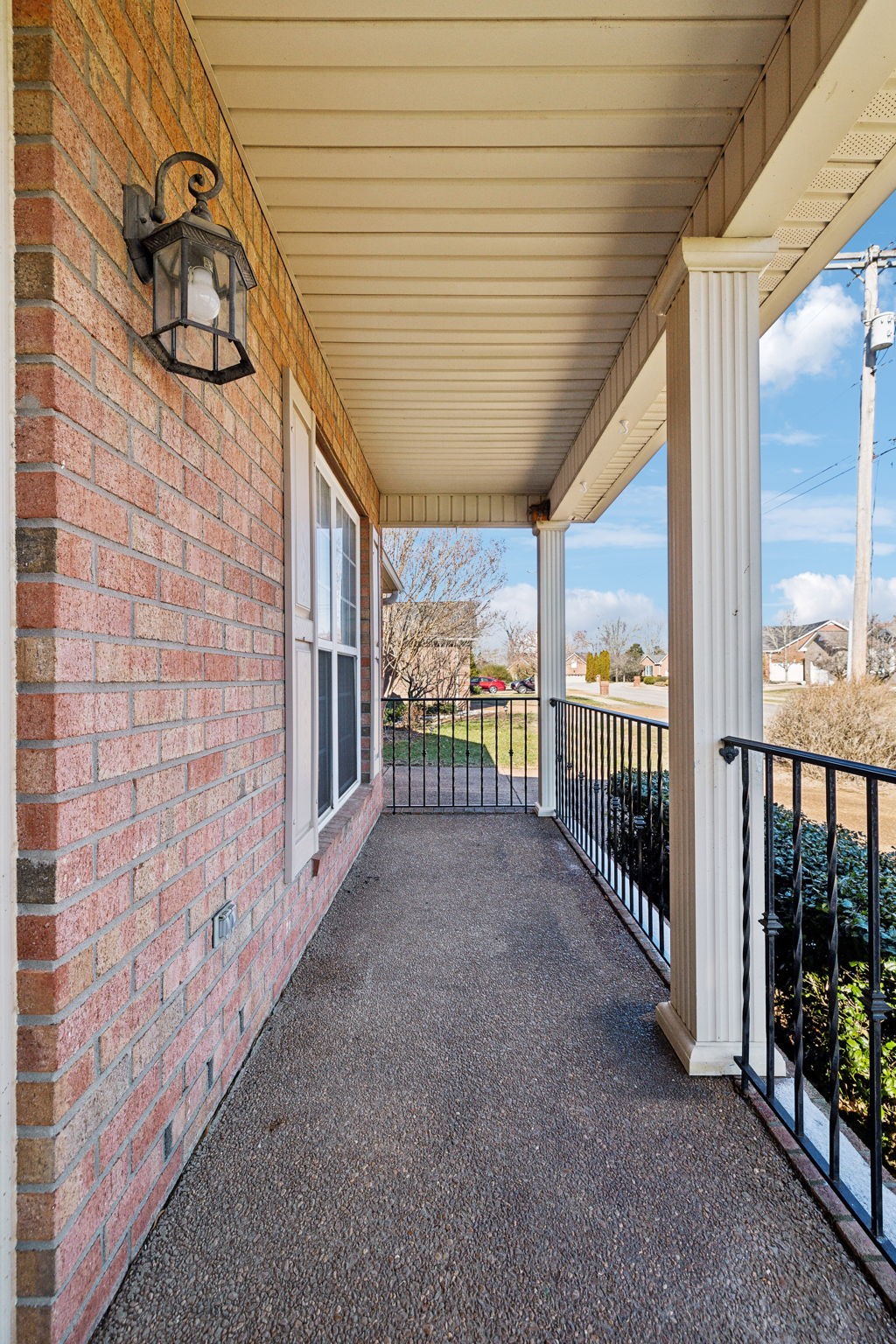 657 Community Ct