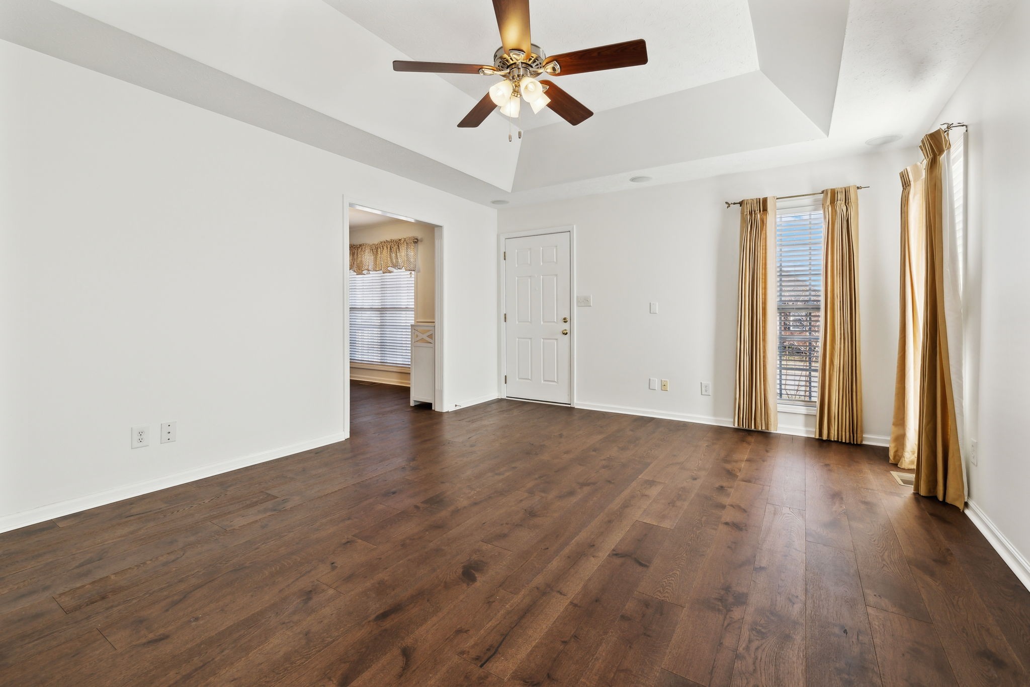 657 Community Ct