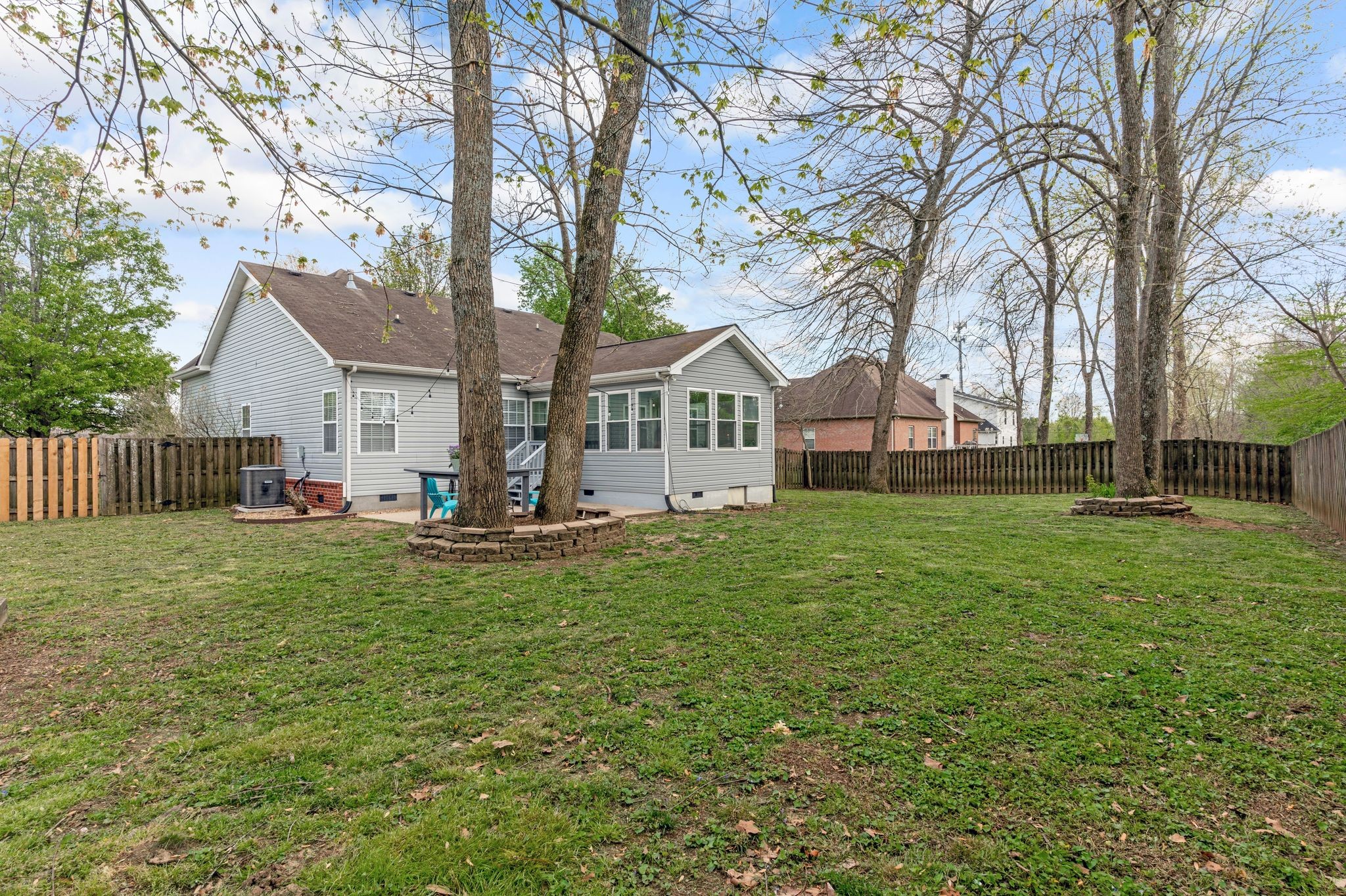 1007 Whitley Pl