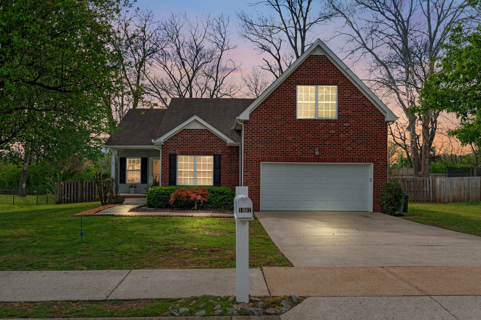 1007 Whitley Pl