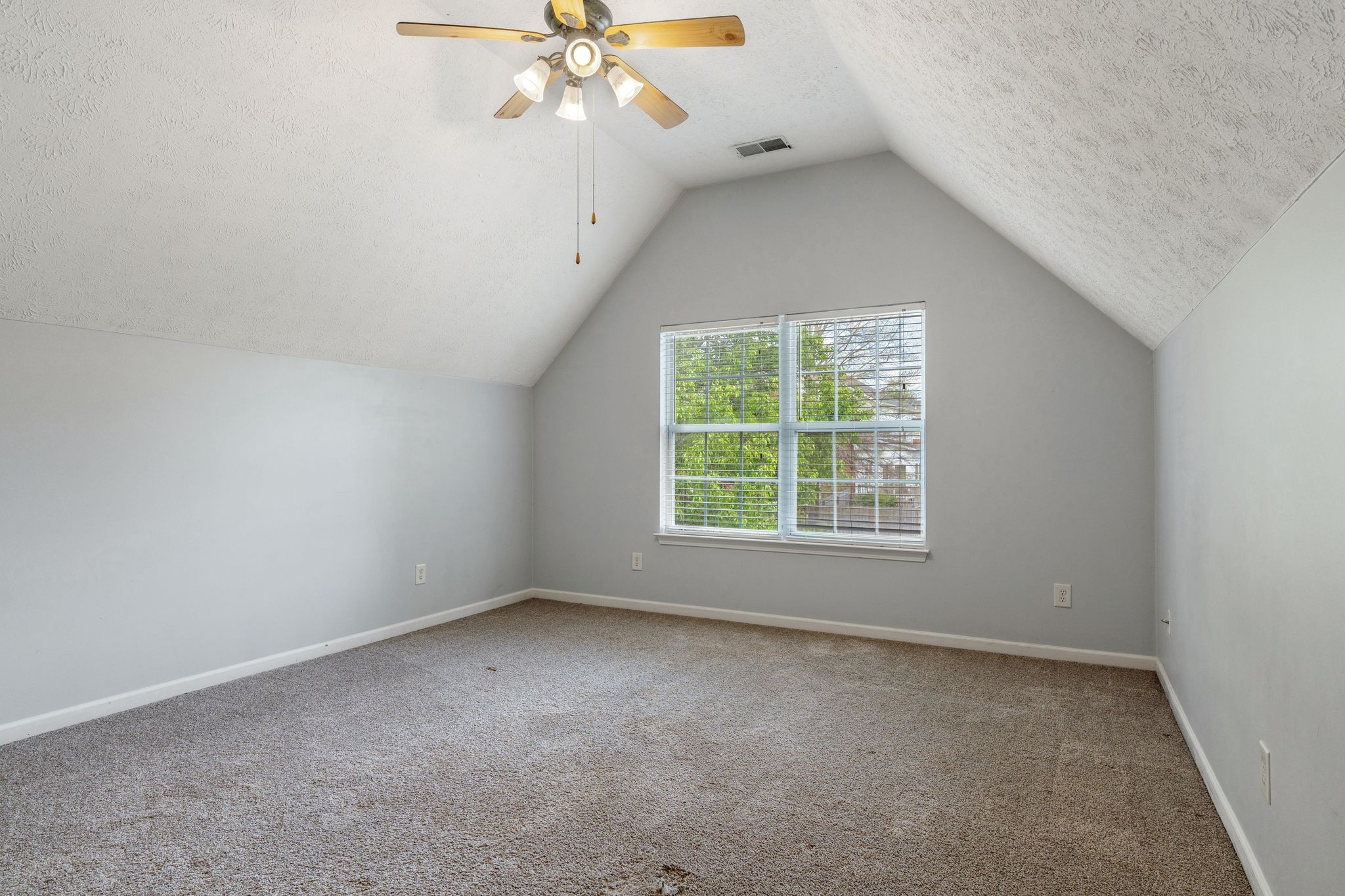 1007 Whitley Pl