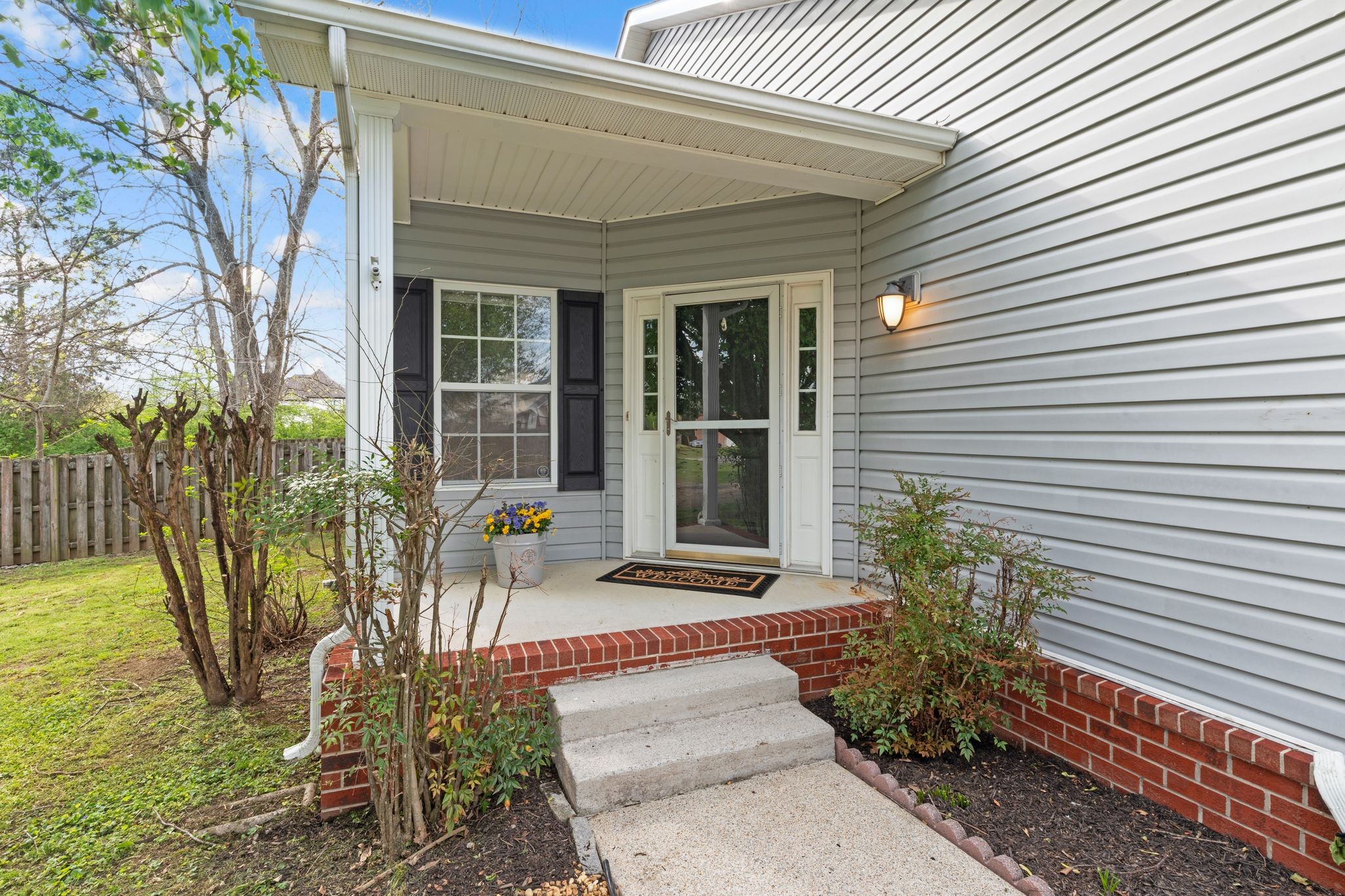 1007 Whitley Pl