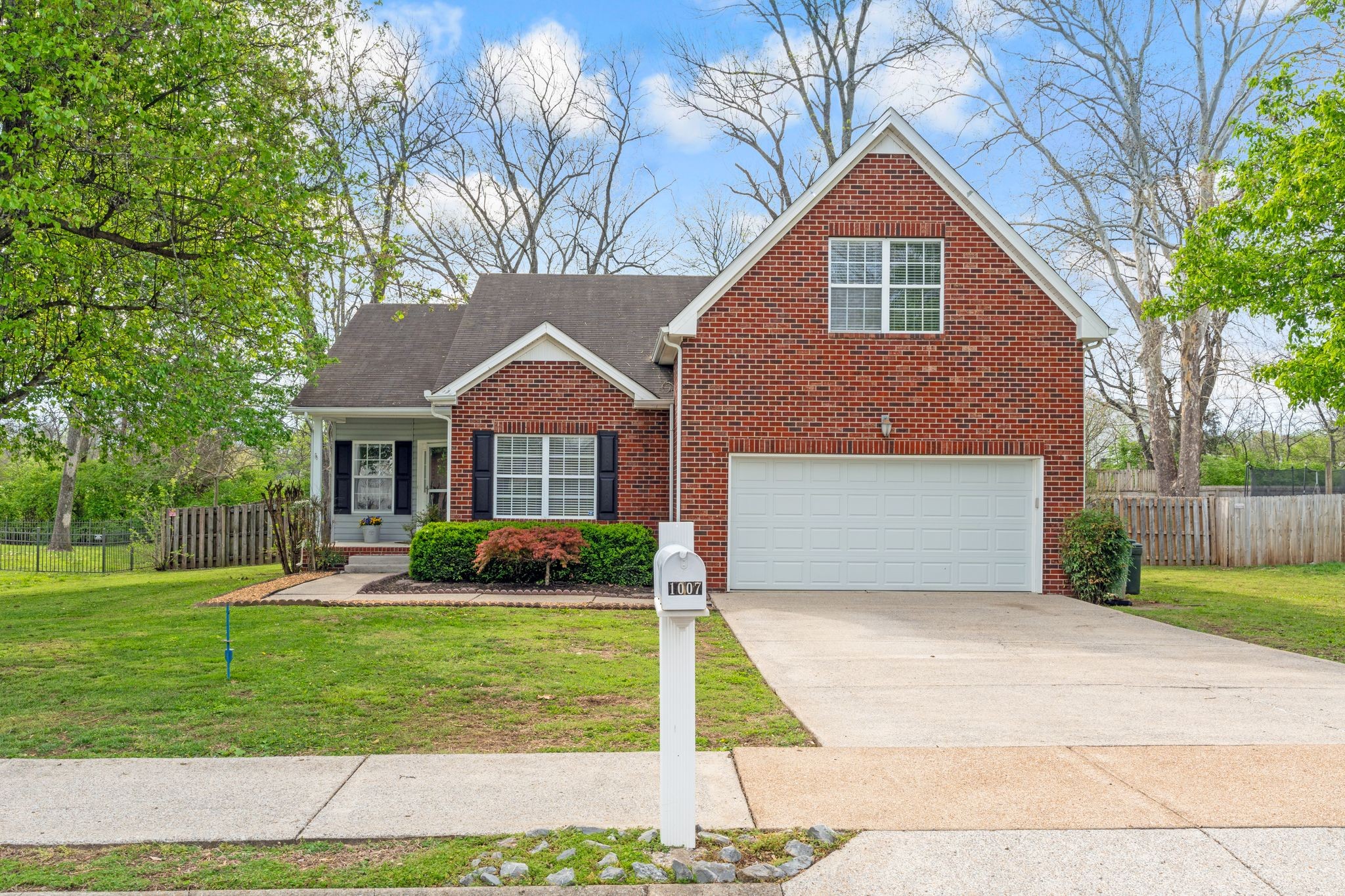 1007 Whitley Pl