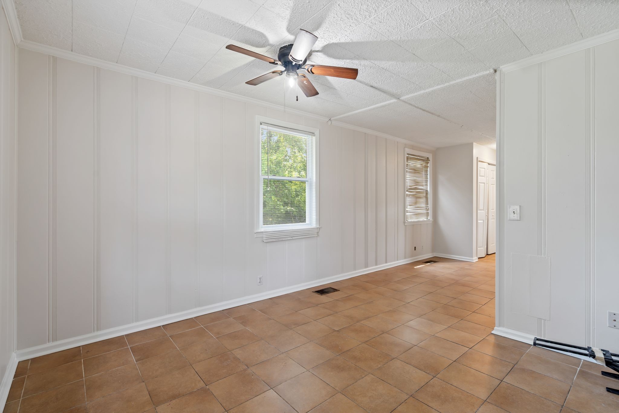 401 Neelys Bend Rd