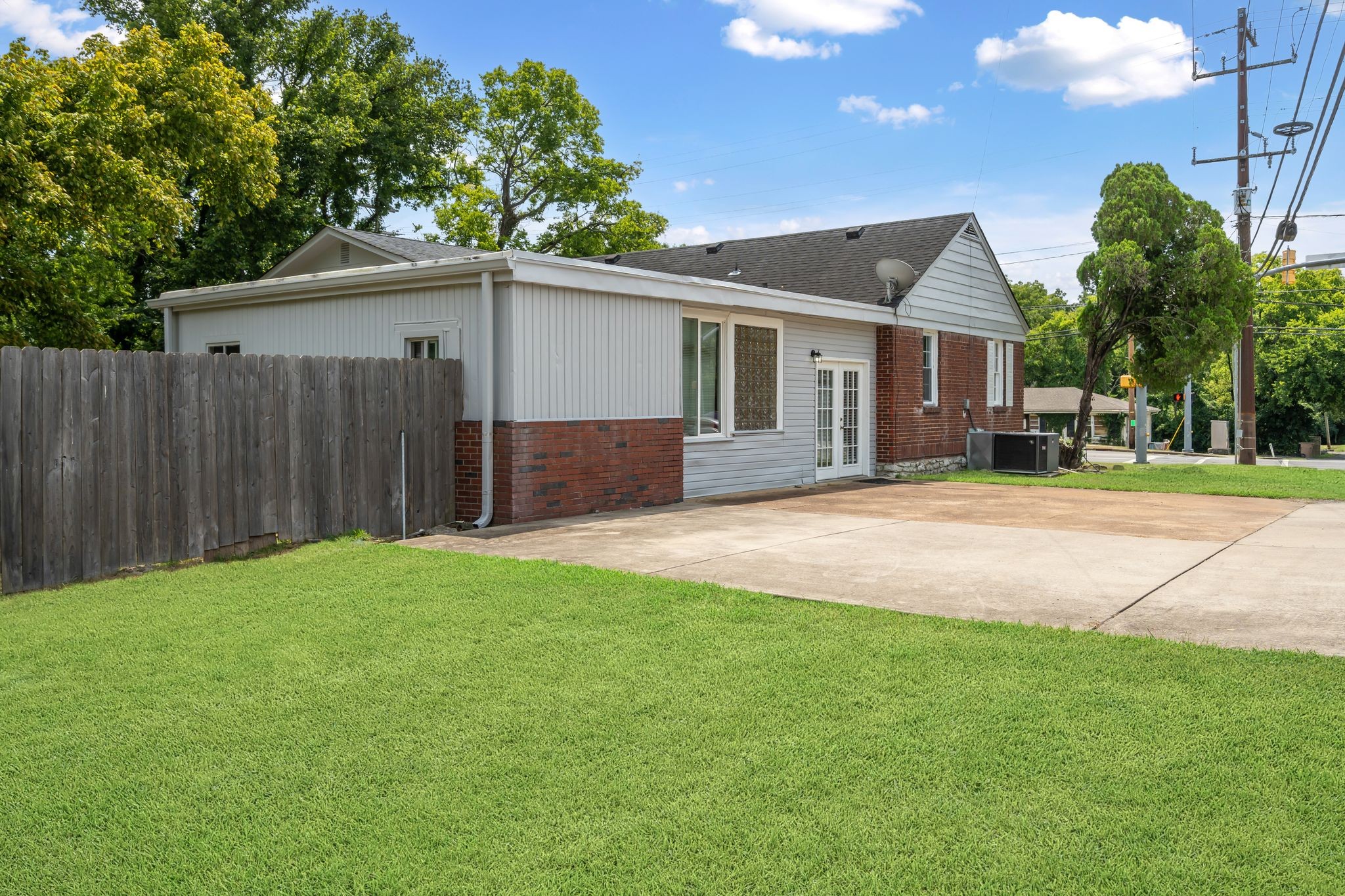 401 Neelys Bend Rd