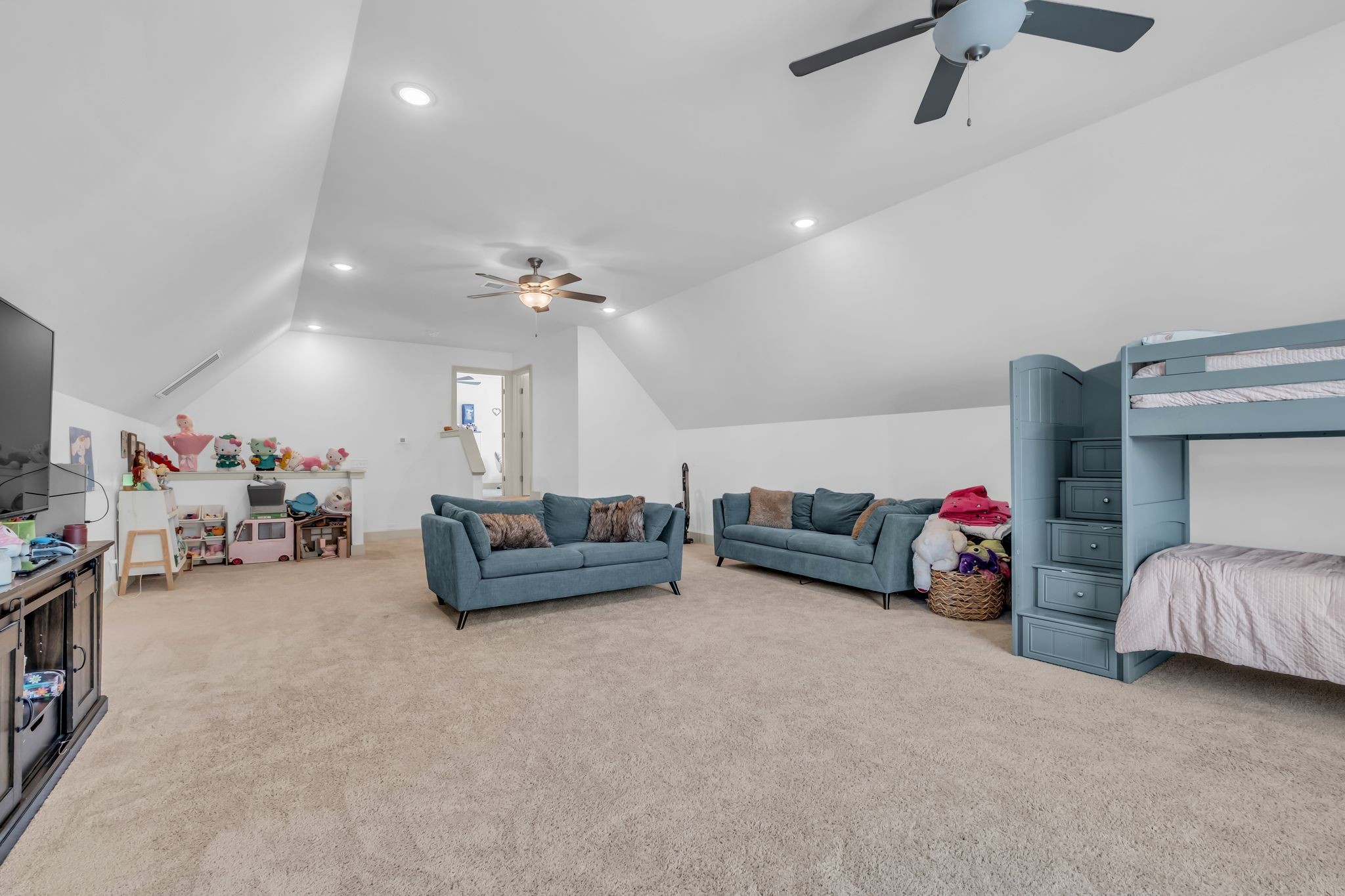 807 Ridgestone Pl