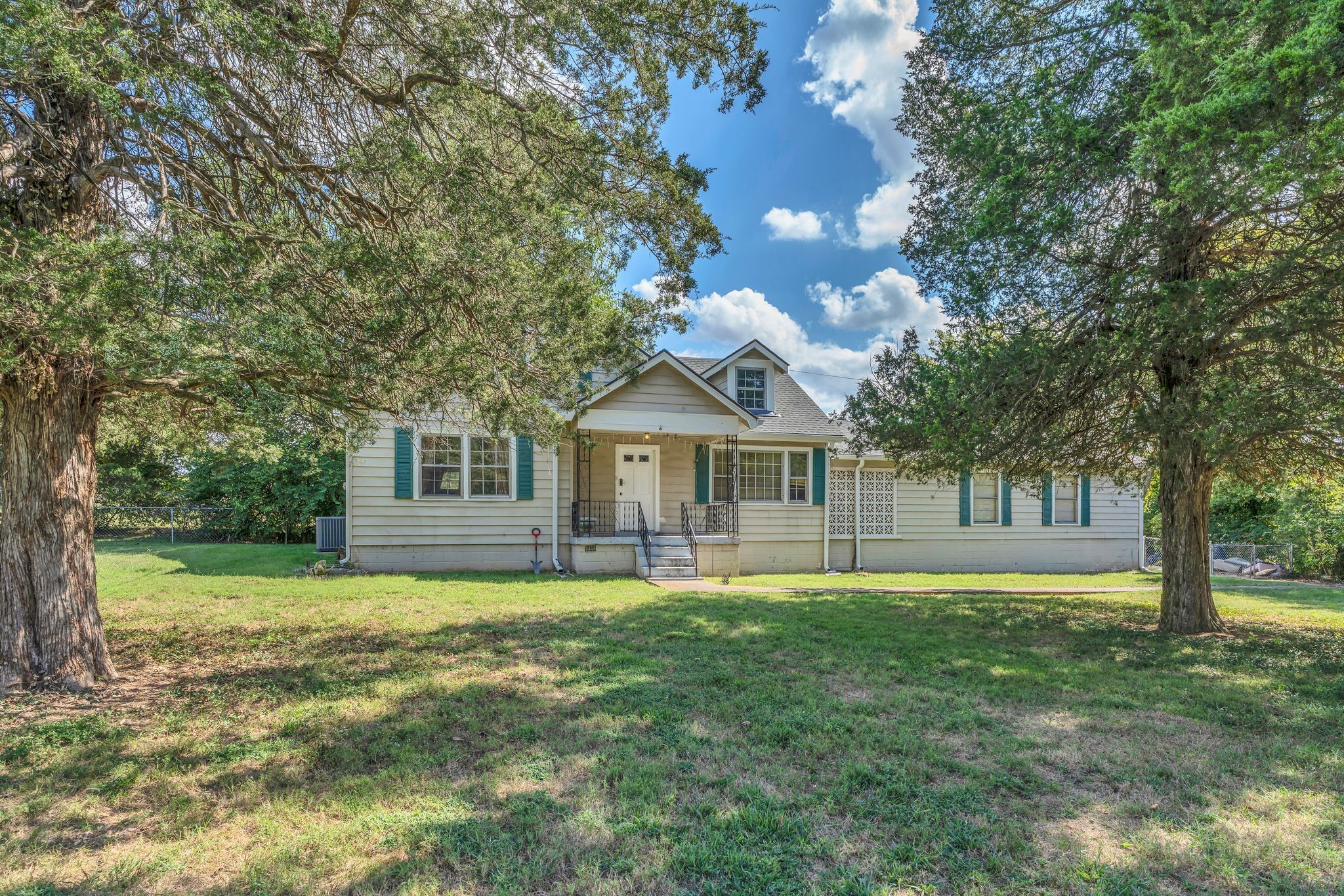5616 Clarksville Pike