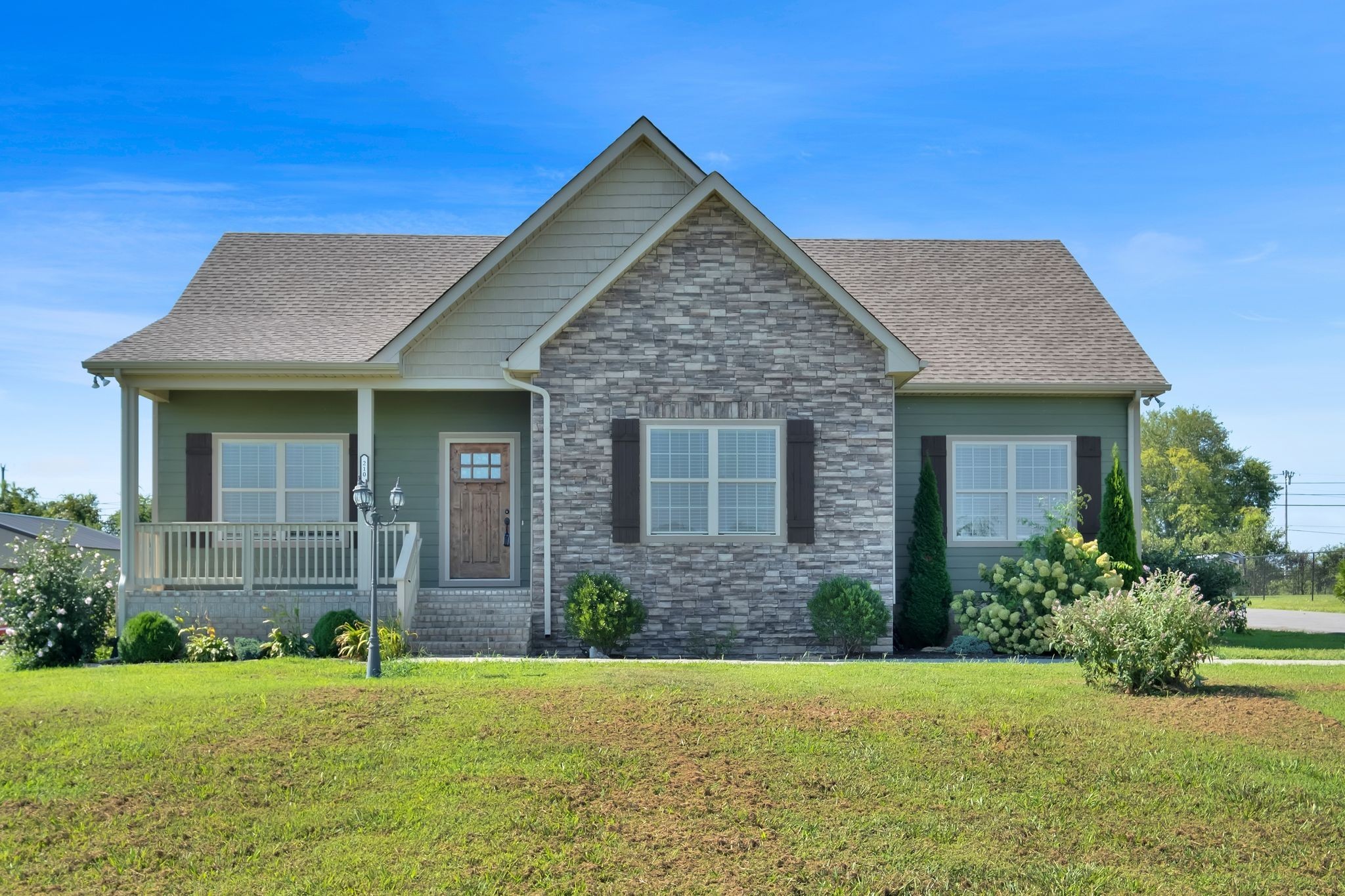 210 Hollow Tree Cir