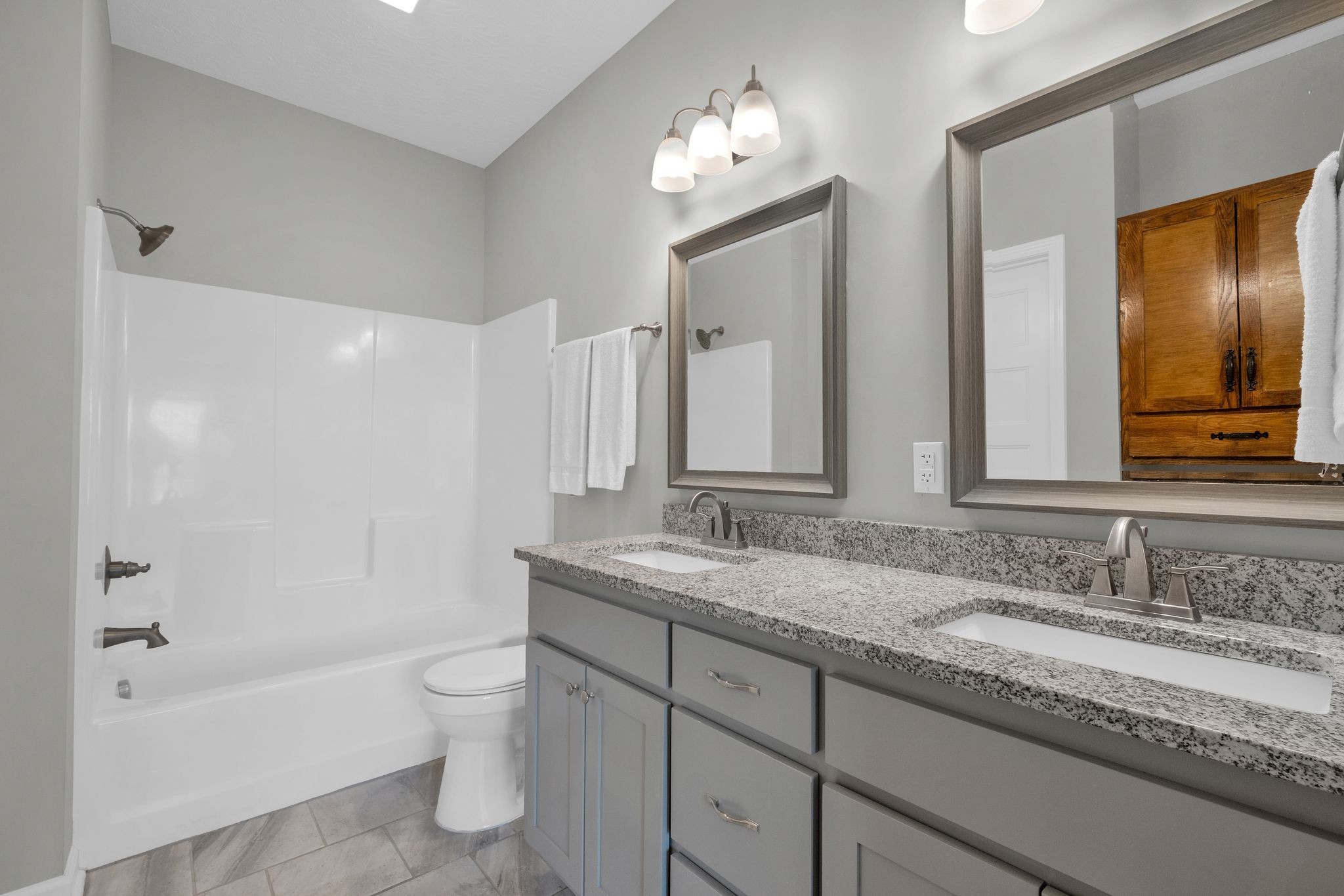 210 Hollow Tree Cir