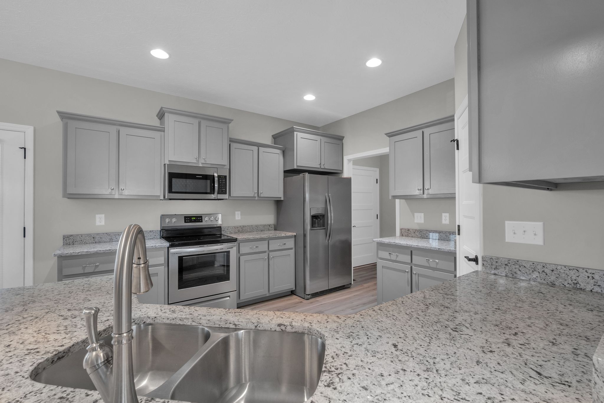 210 Hollow Tree Cir