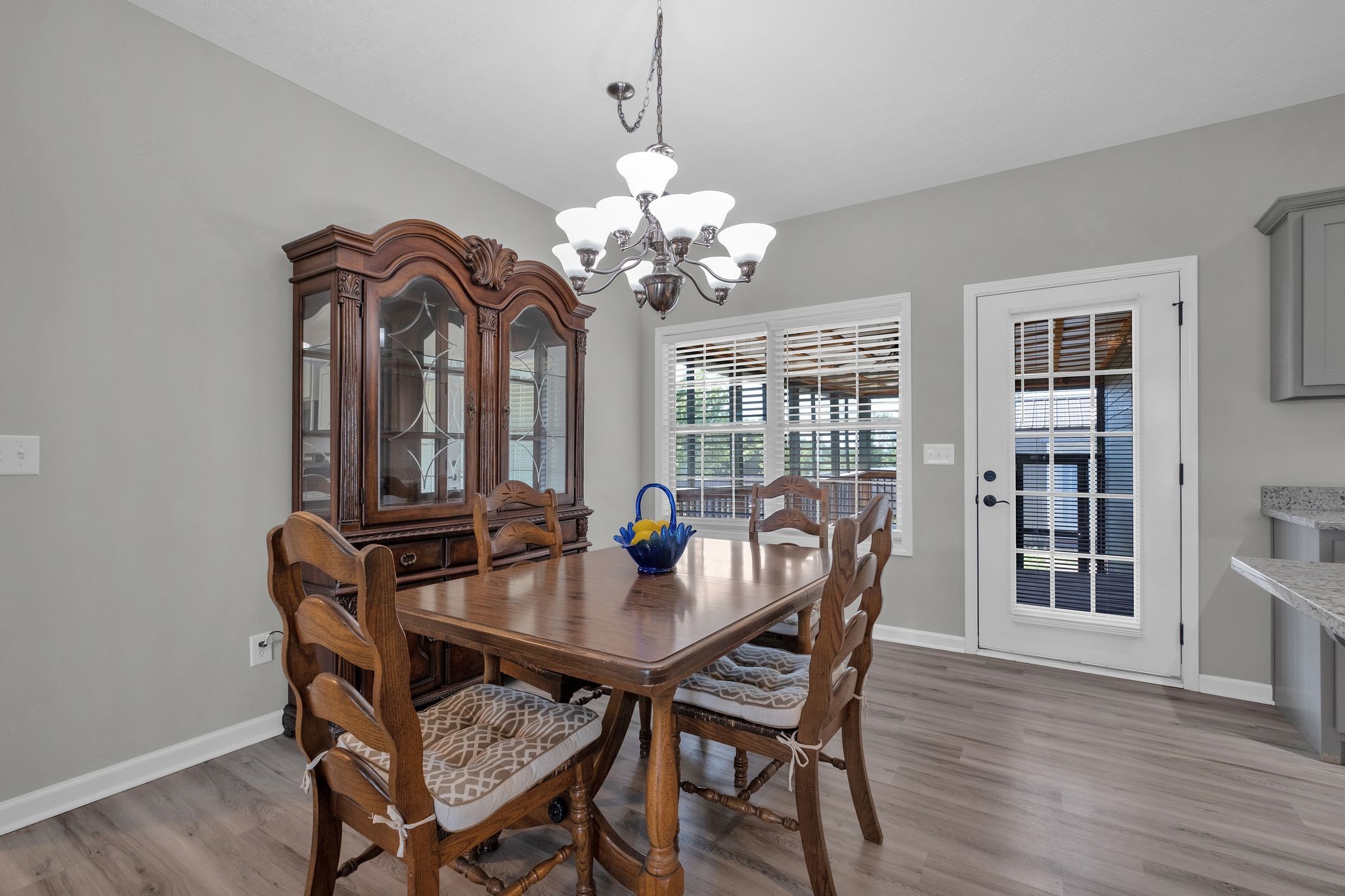 210 Hollow Tree Cir