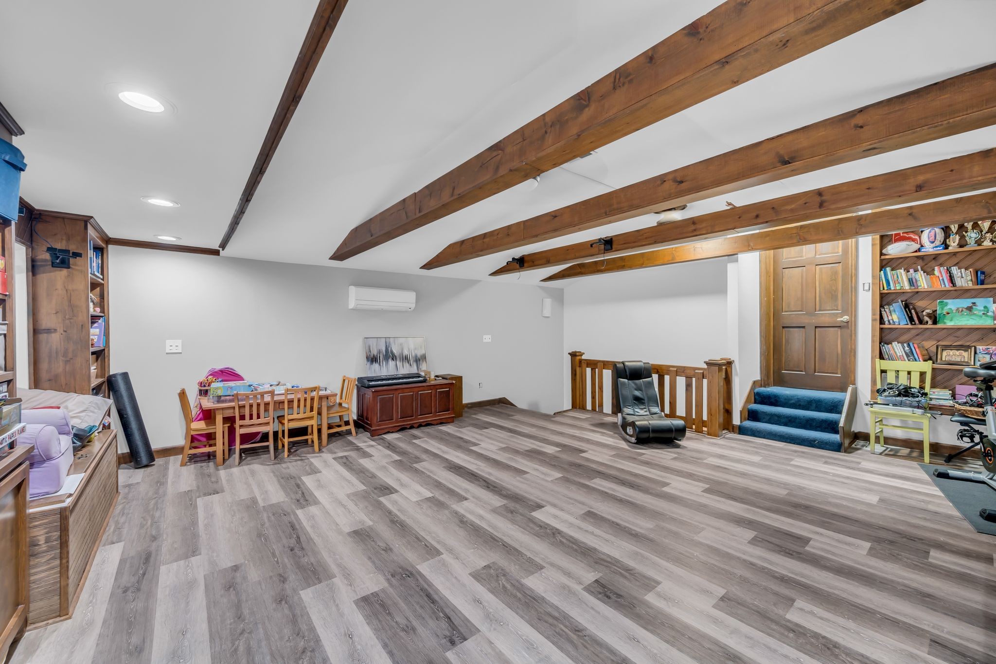 103 Lexington Sta