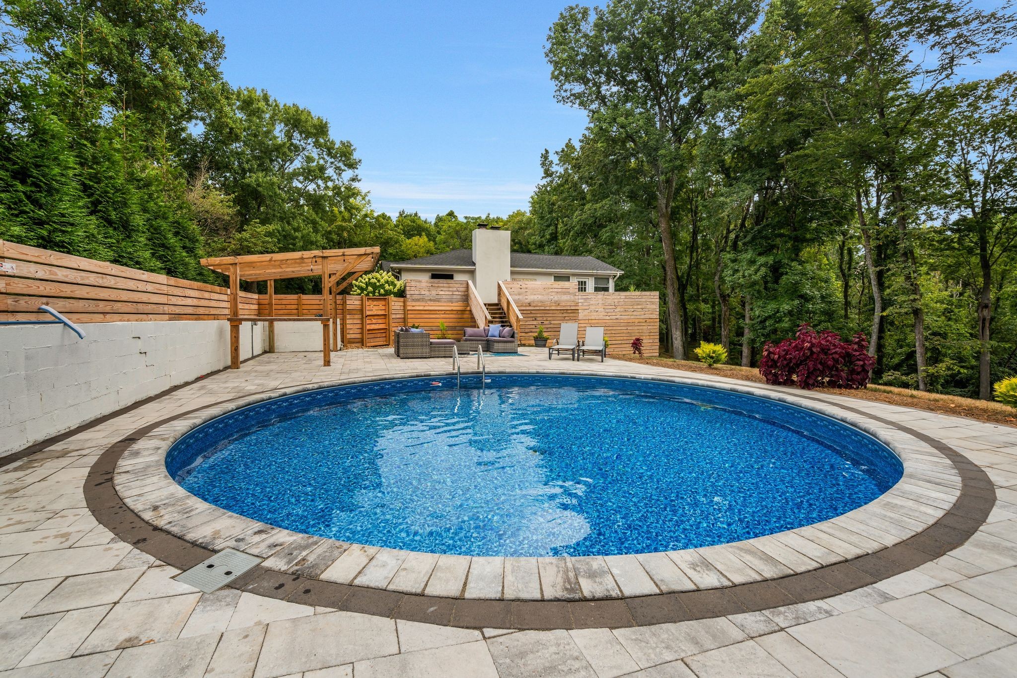 247 High Cliff Dr