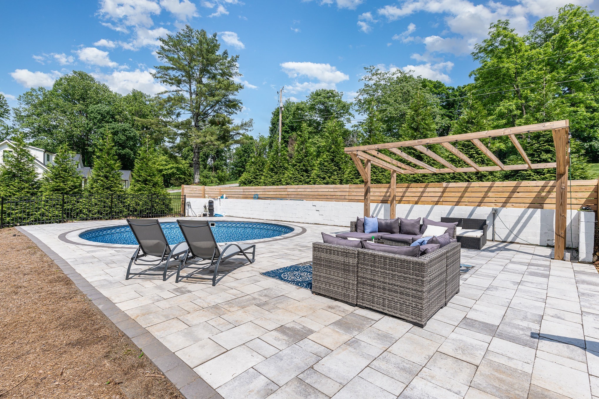247 High Cliff Dr