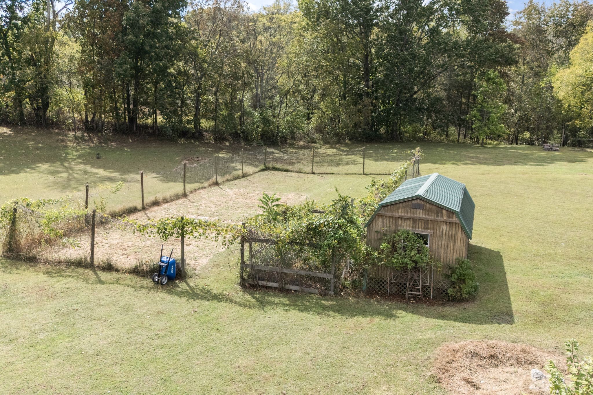 140 Robertson Ln