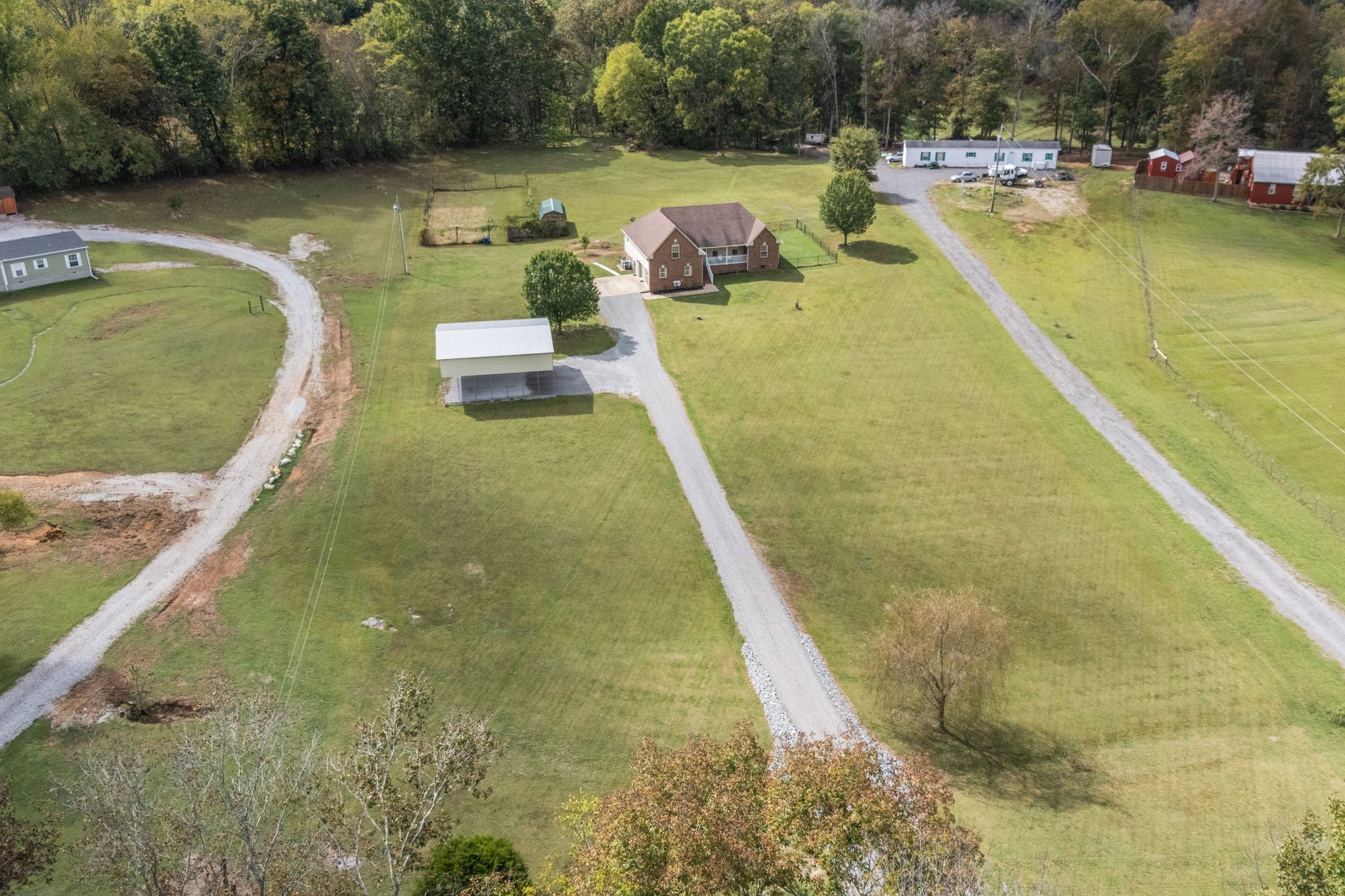 140 Robertson Ln