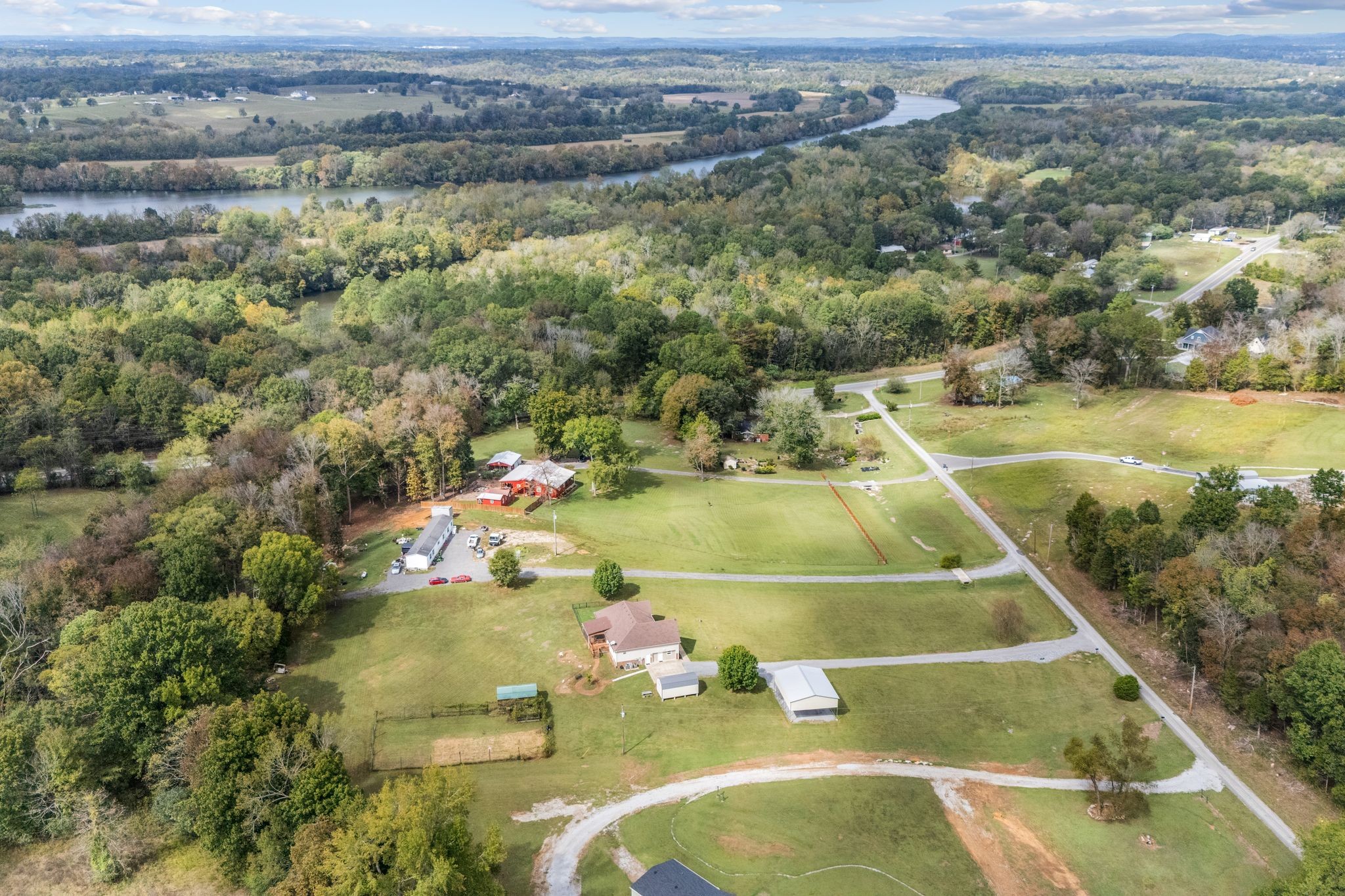 140 Robertson Ln