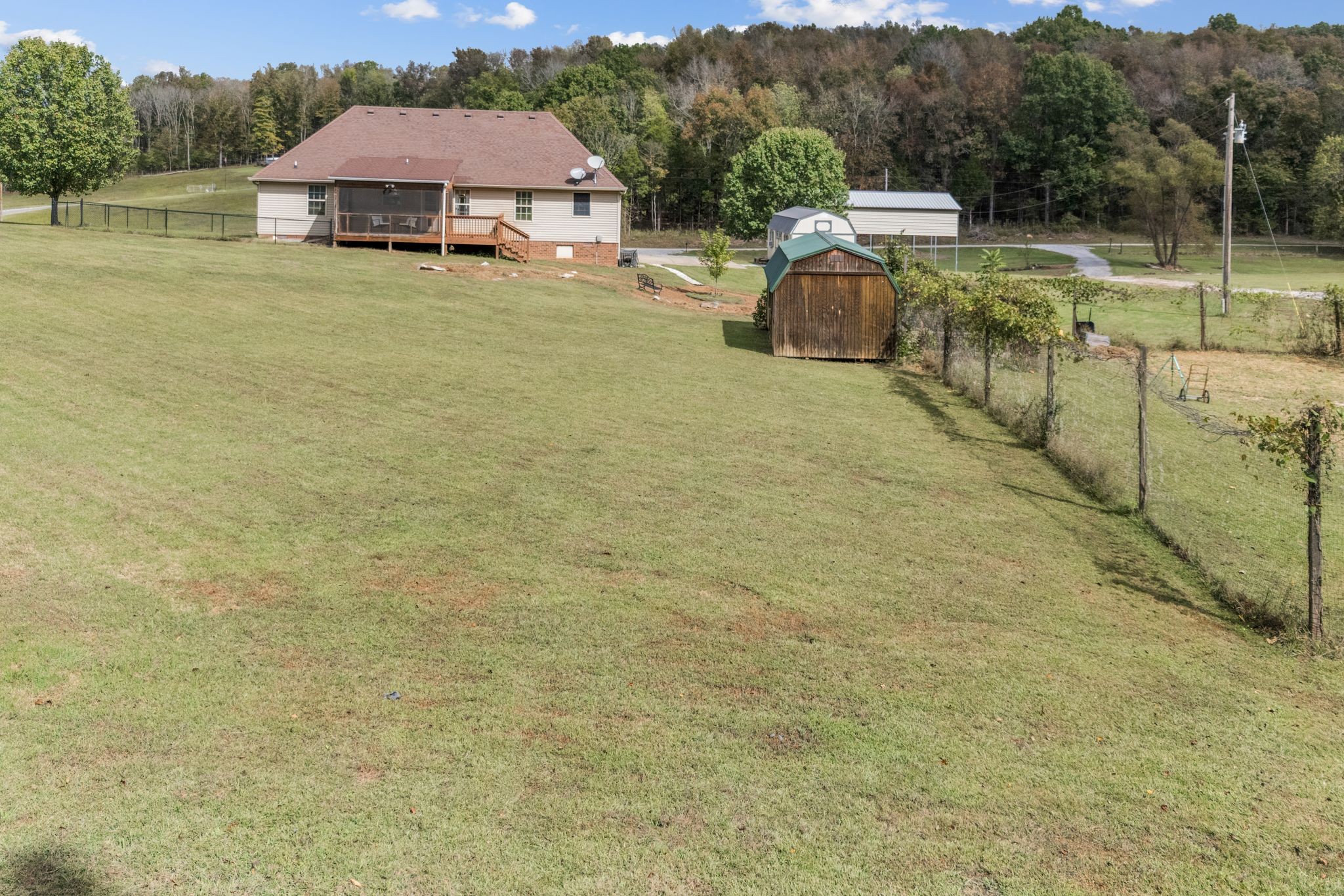 140 Robertson Ln