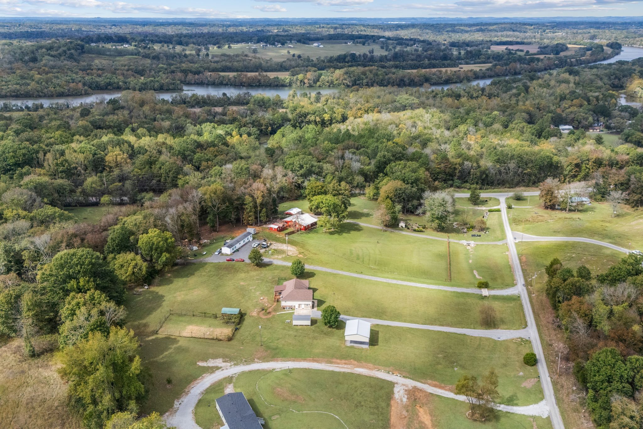140 Robertson Ln