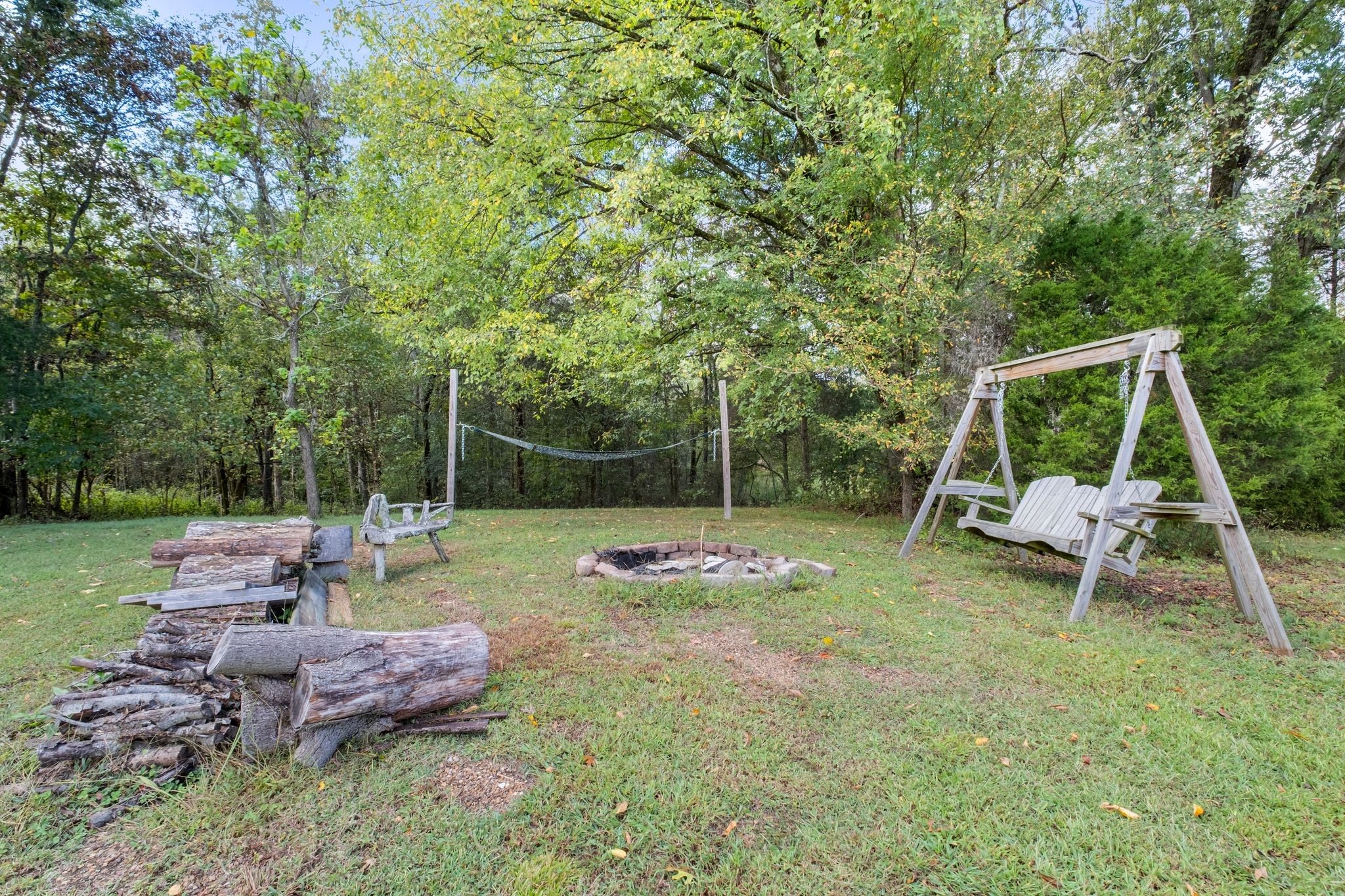140 Robertson Ln