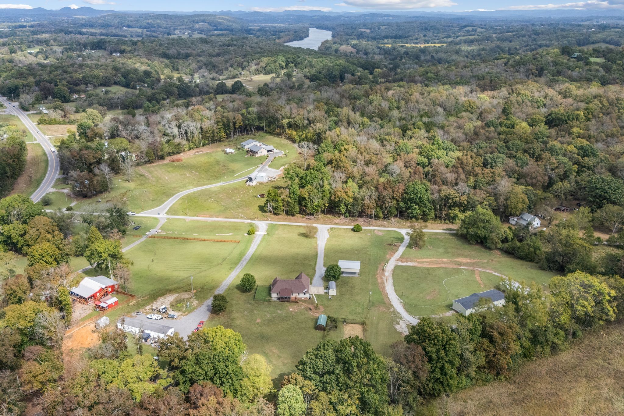 140 Robertson Ln