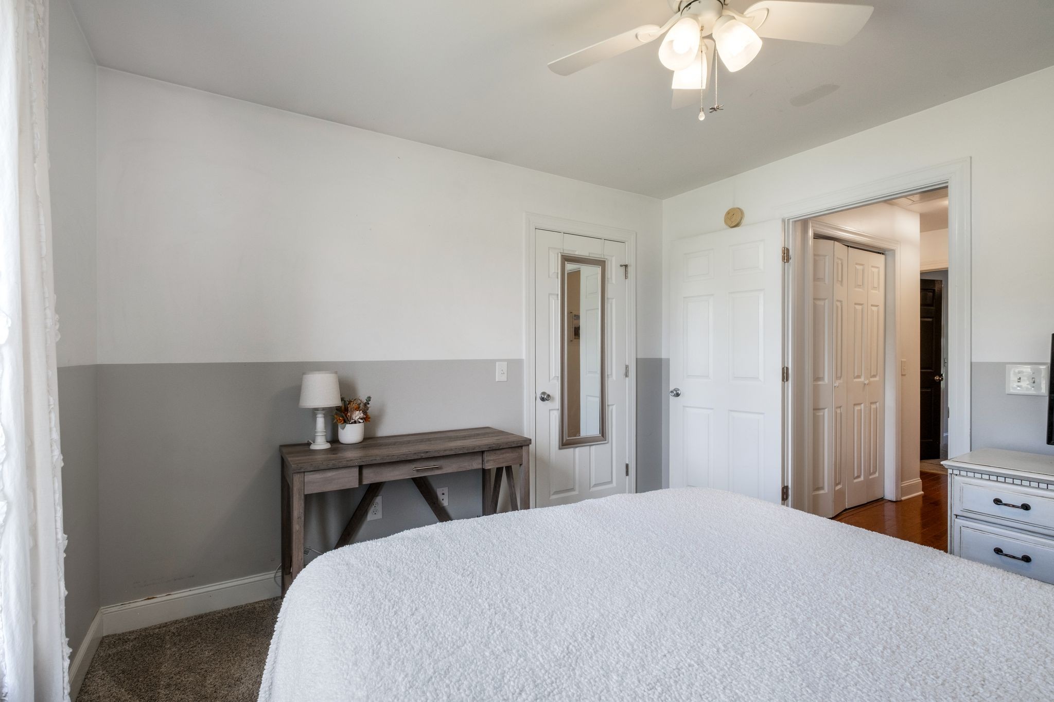 140 Robertson Ln
