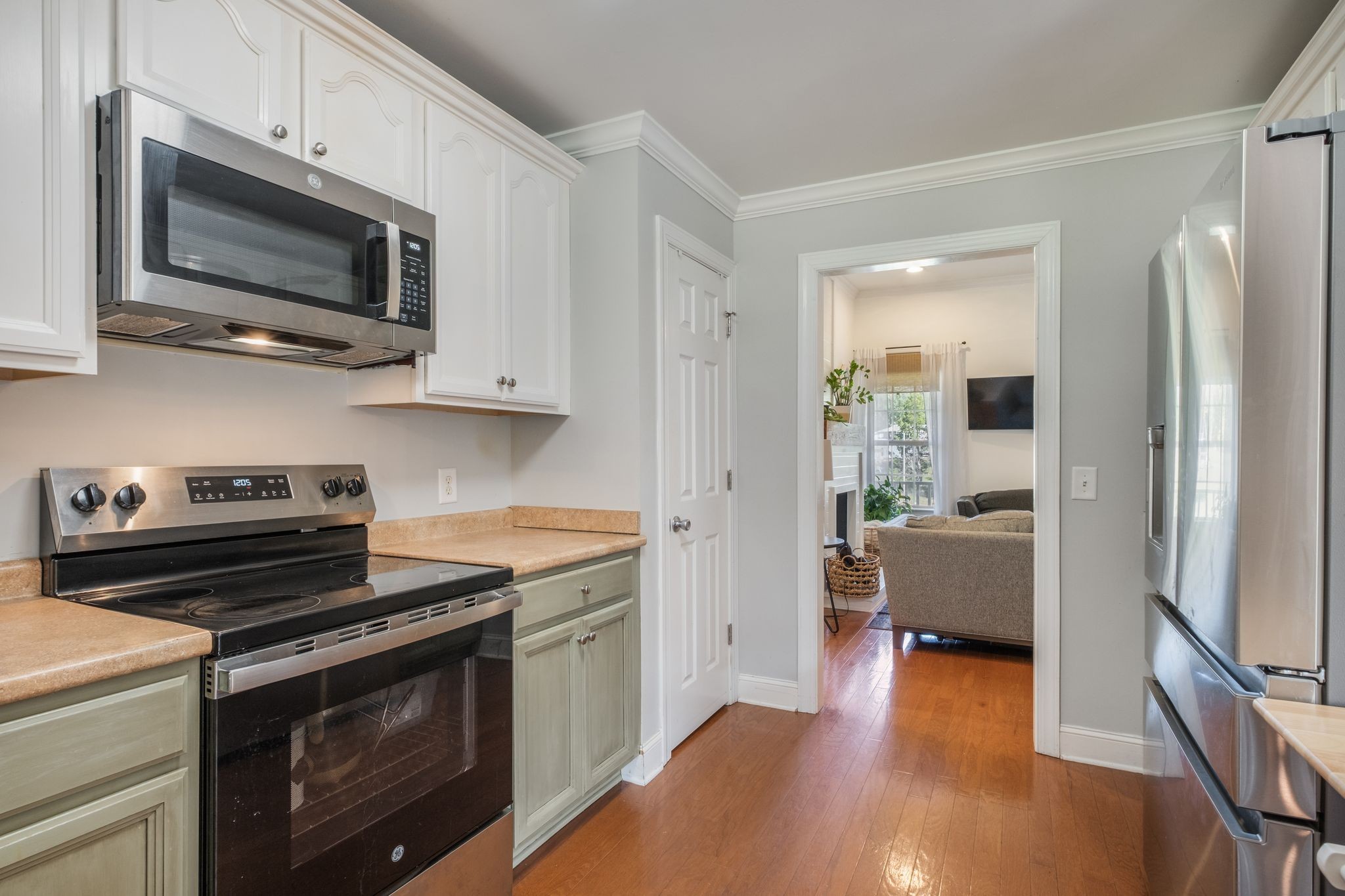 140 Robertson Ln