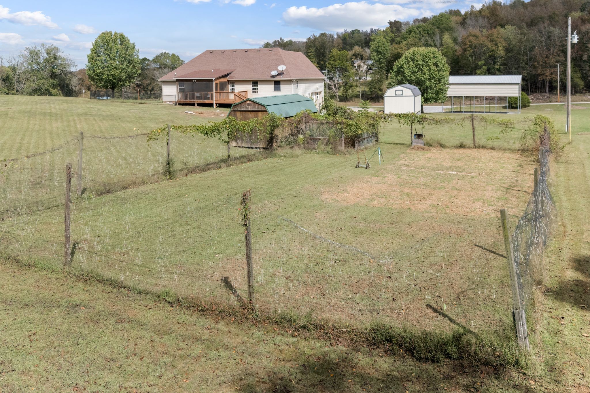 140 Robertson Ln