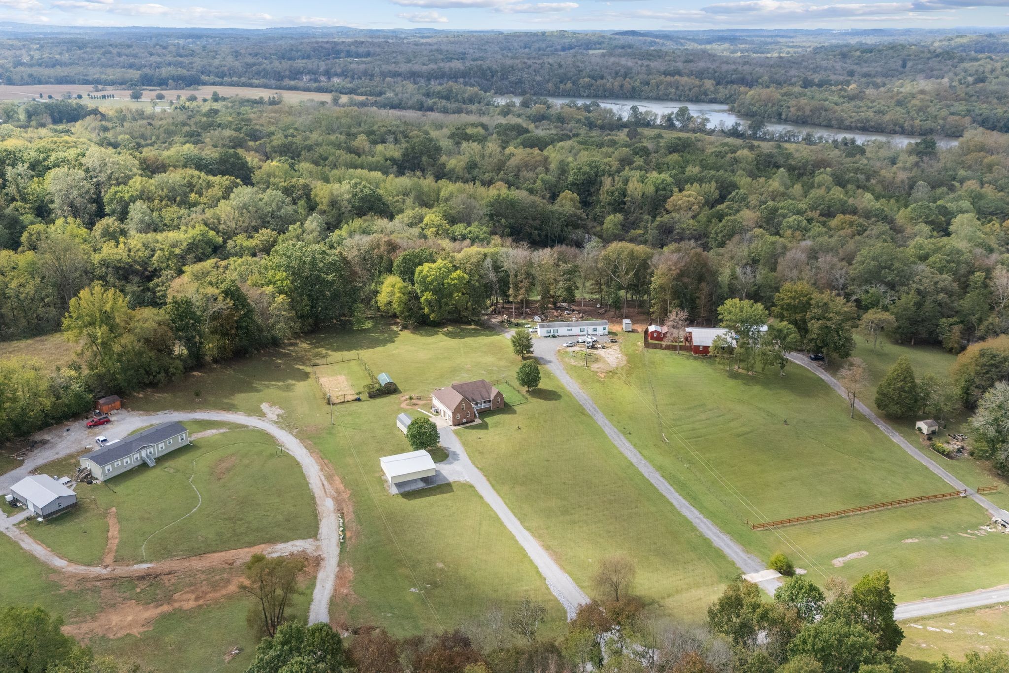 140 Robertson Ln